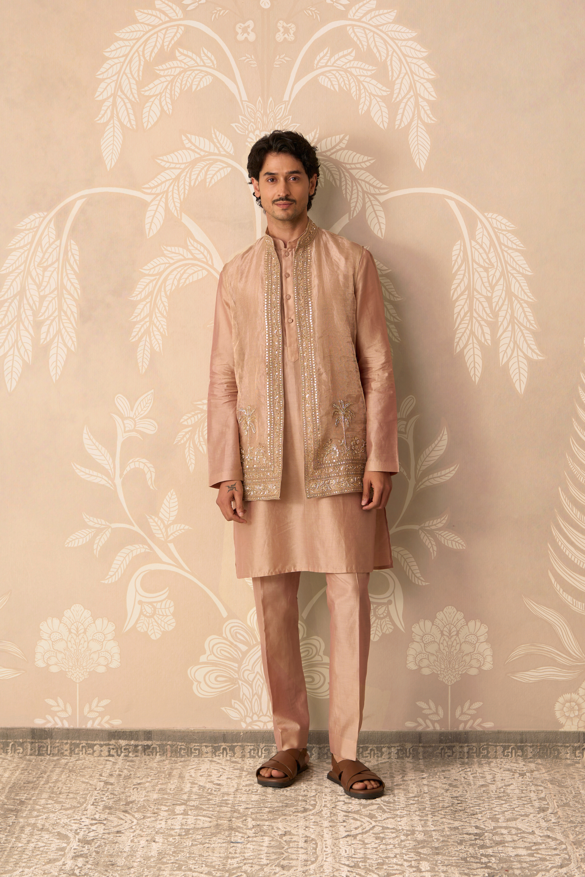 Zaroon
kurta Bandi Set