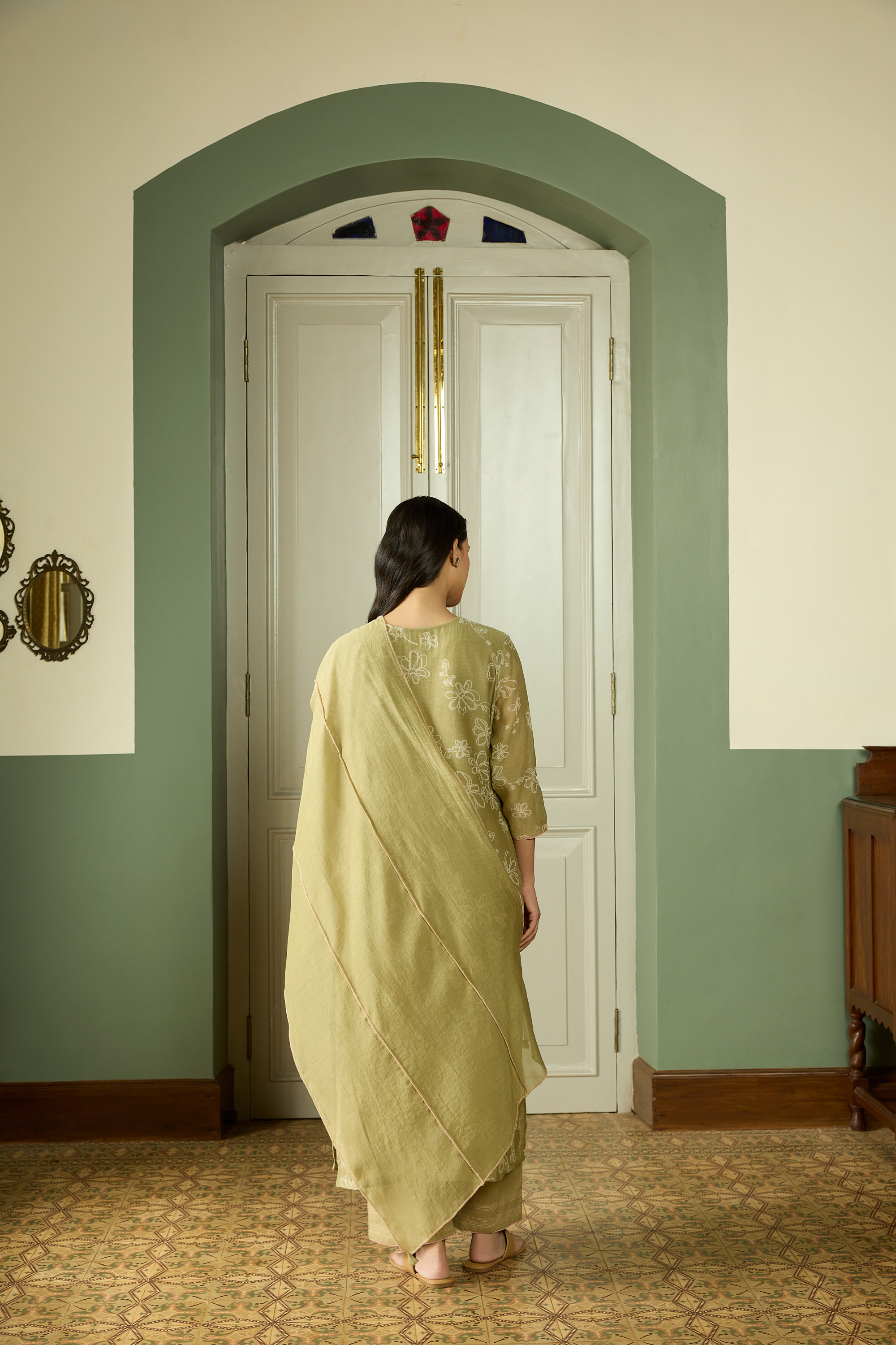 Meadow Thread Embroidered Kurta Set