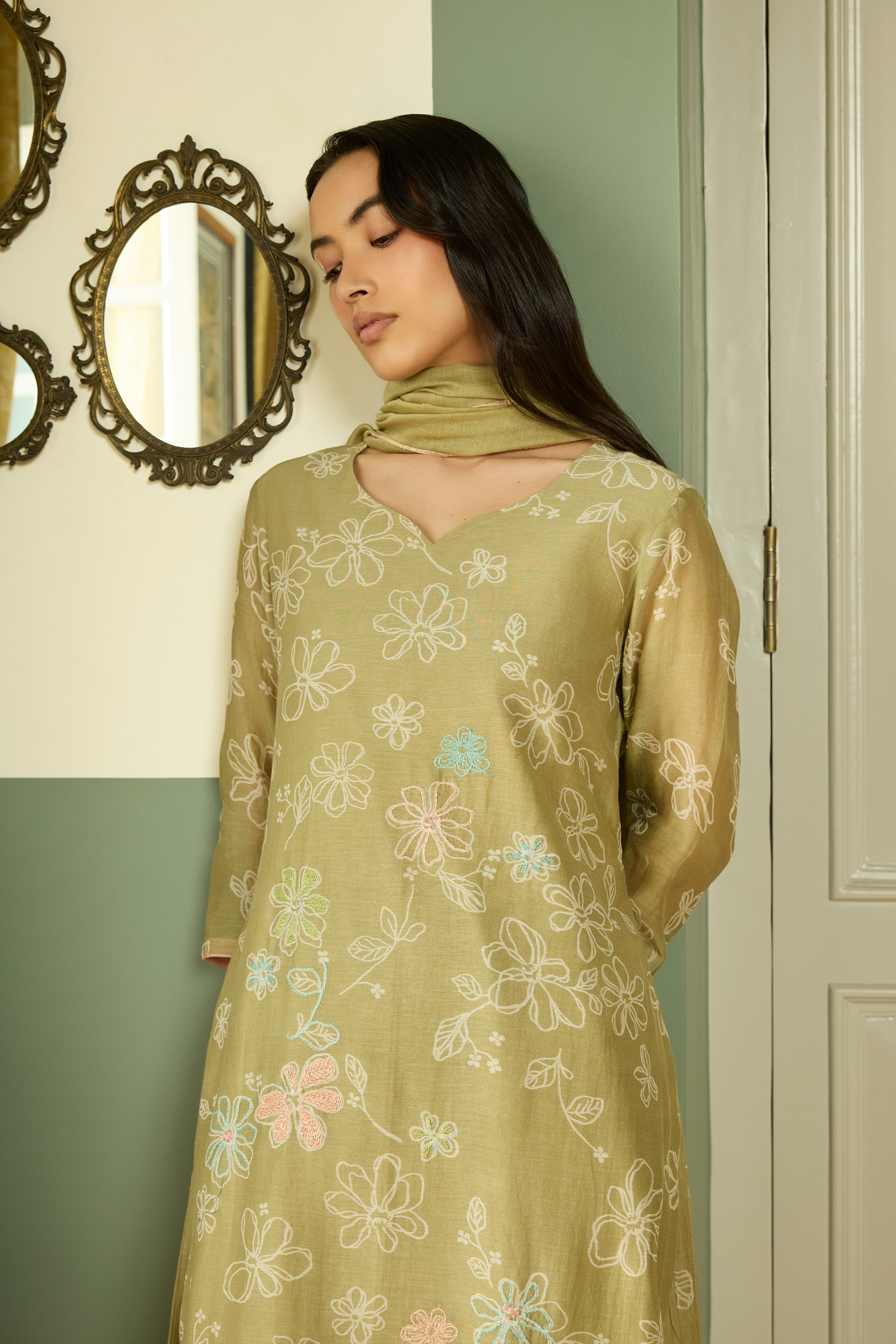 Meadow Thread Embroidered Kurta Set