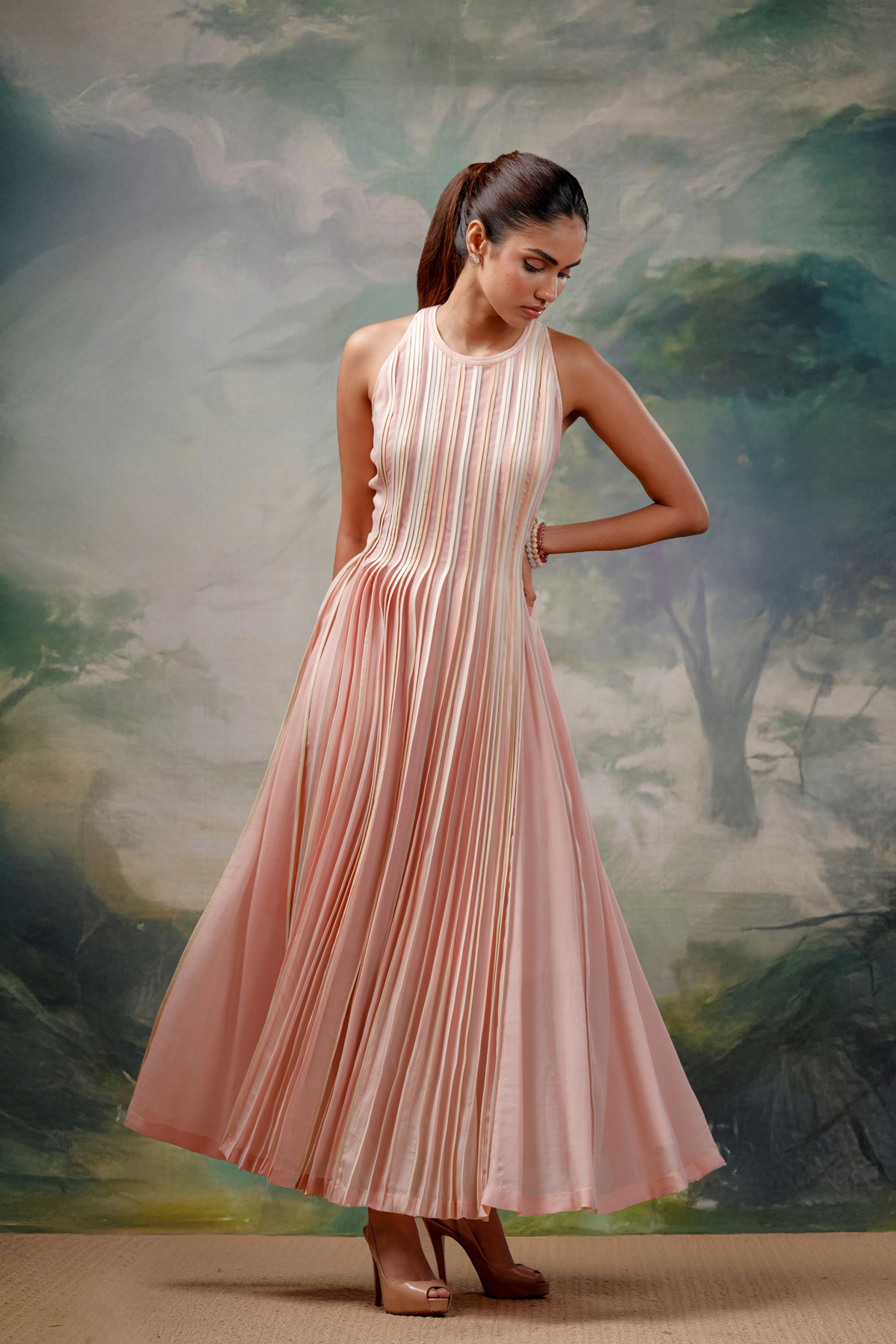designer pleated dresses Hatler Neck Dress Size:20.5 36/37 Birthday Party Guest Outfit delicate length double lining for
