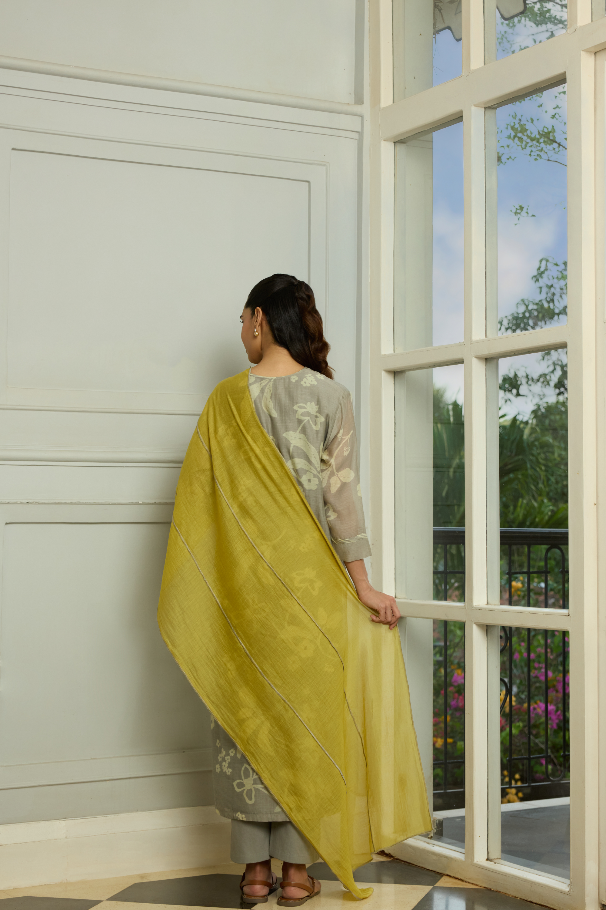 Slate Floral Embroidered Kurta Set