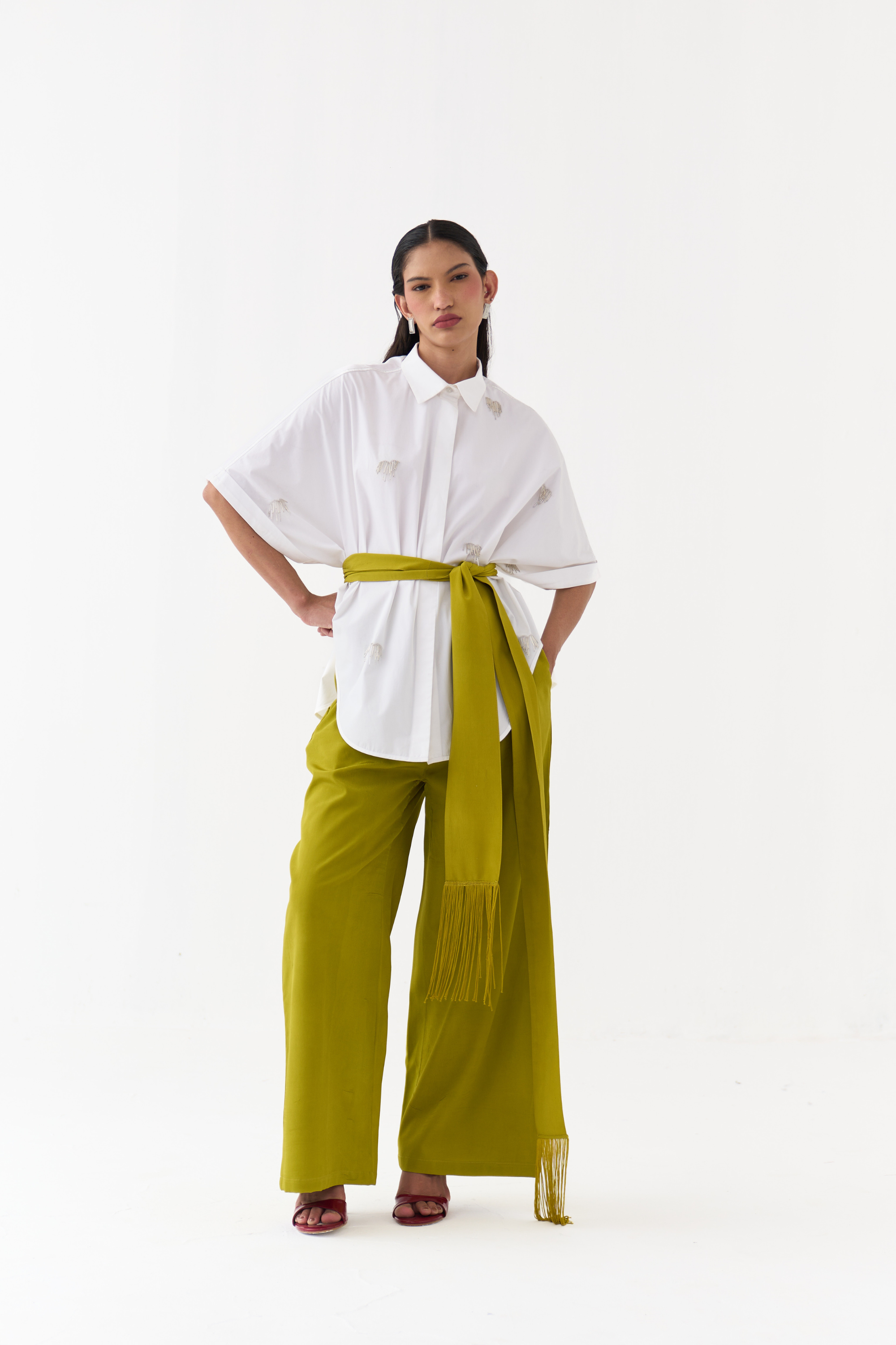 Hand Emb. Detail U-hem Shirt Co-ord