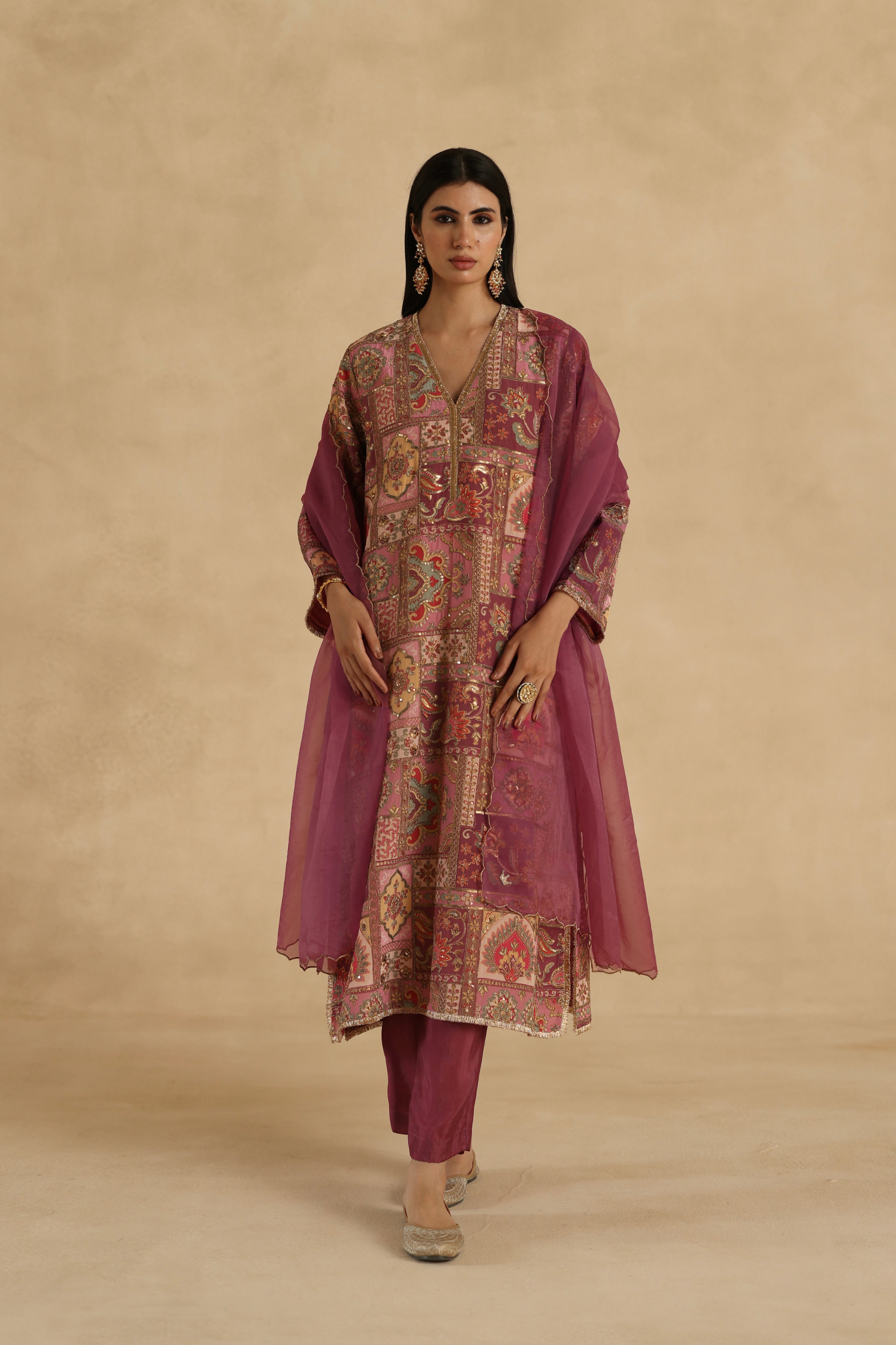 Tarini Suit Set