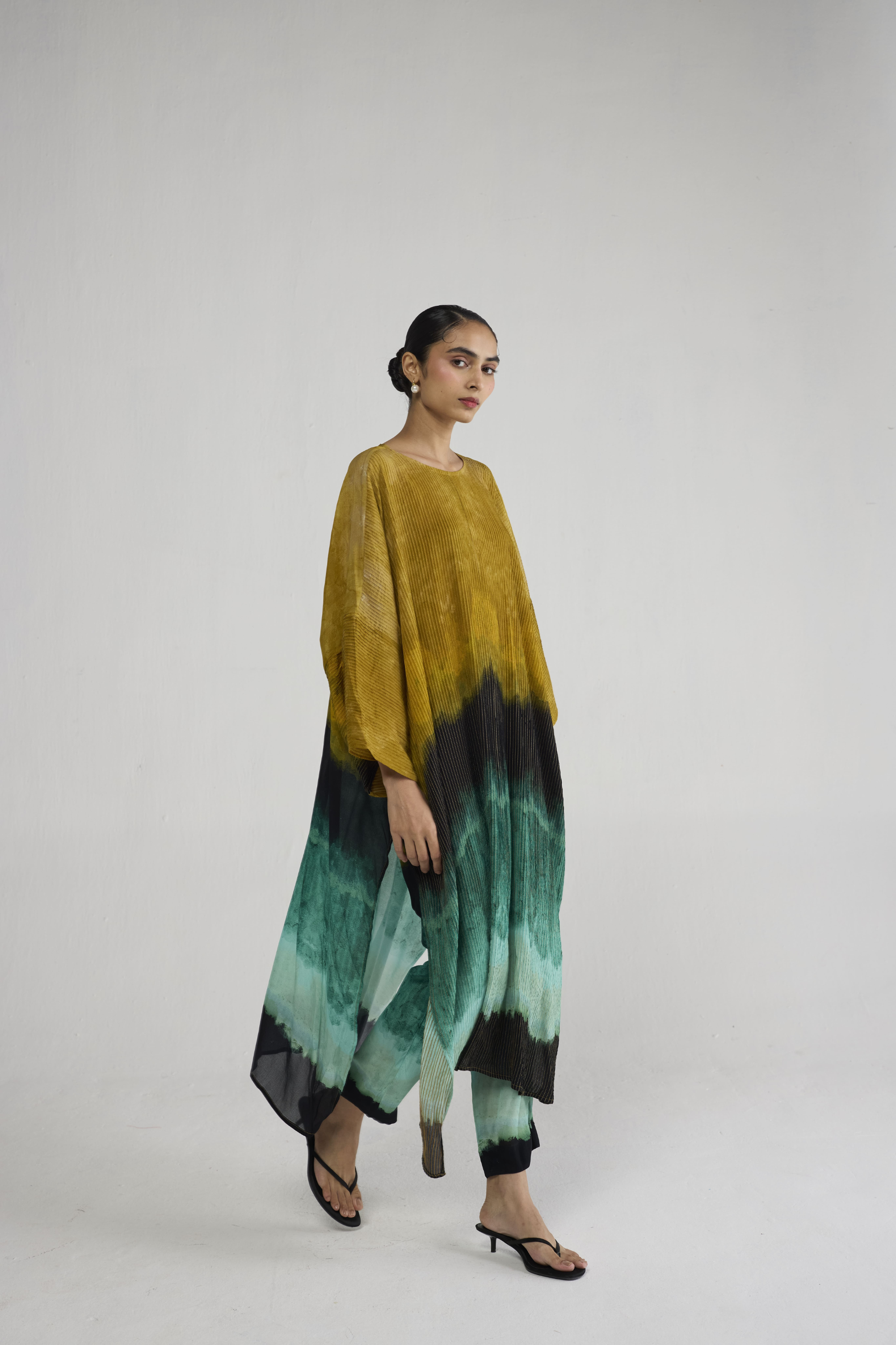 Uri Pintucks Kaftan Kurta Set