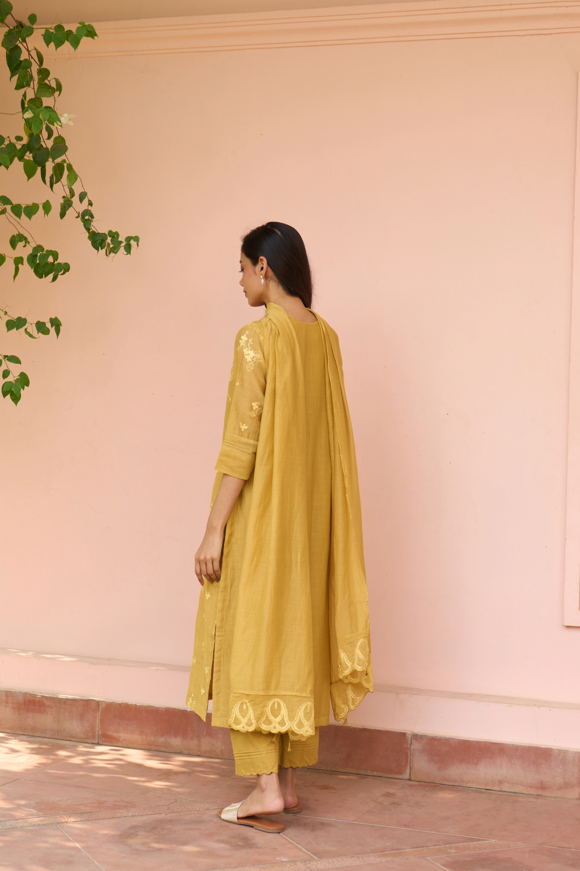 Rue Thread Embroidered Kurta Set