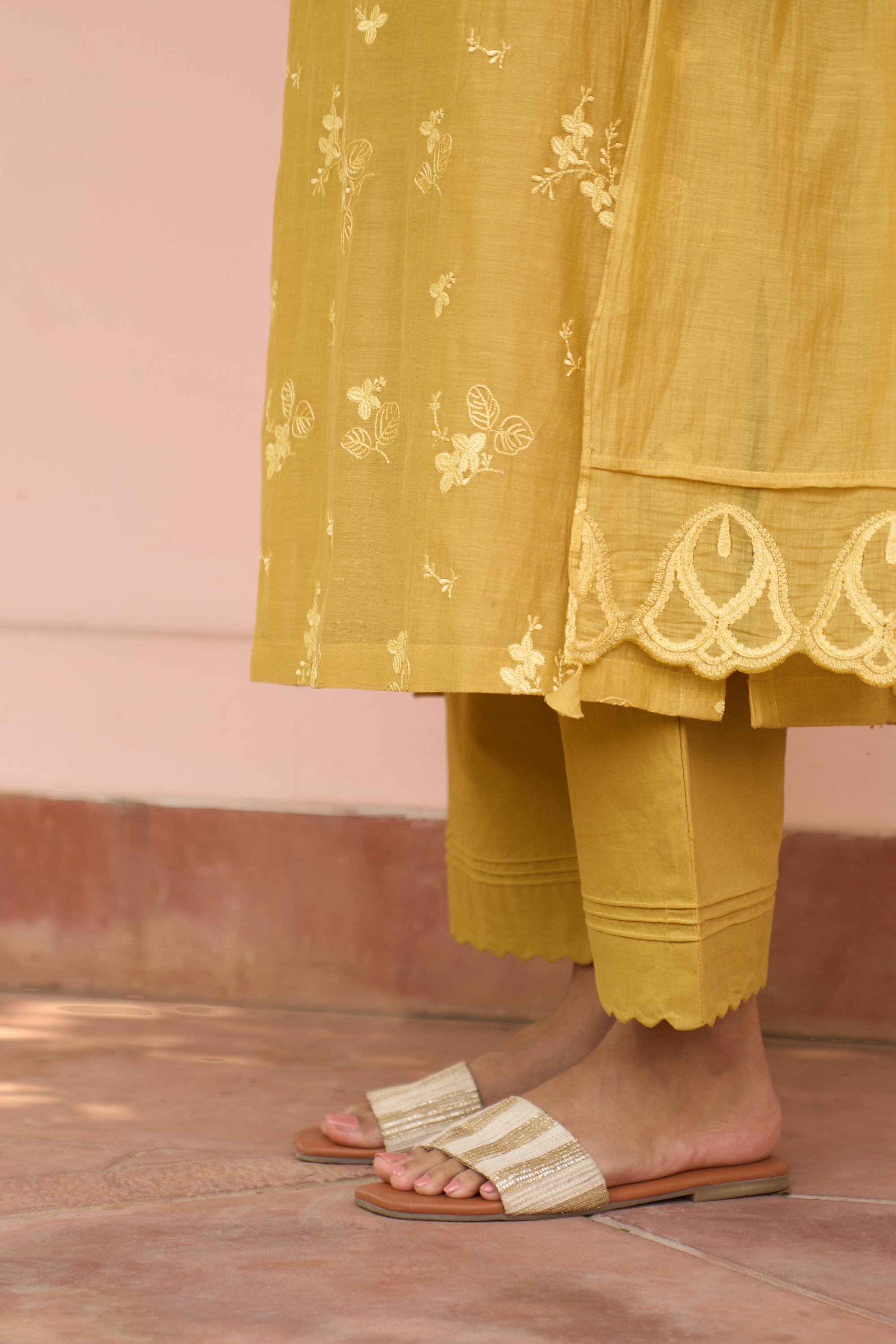 Rue Thread Embroidered Kurta Set