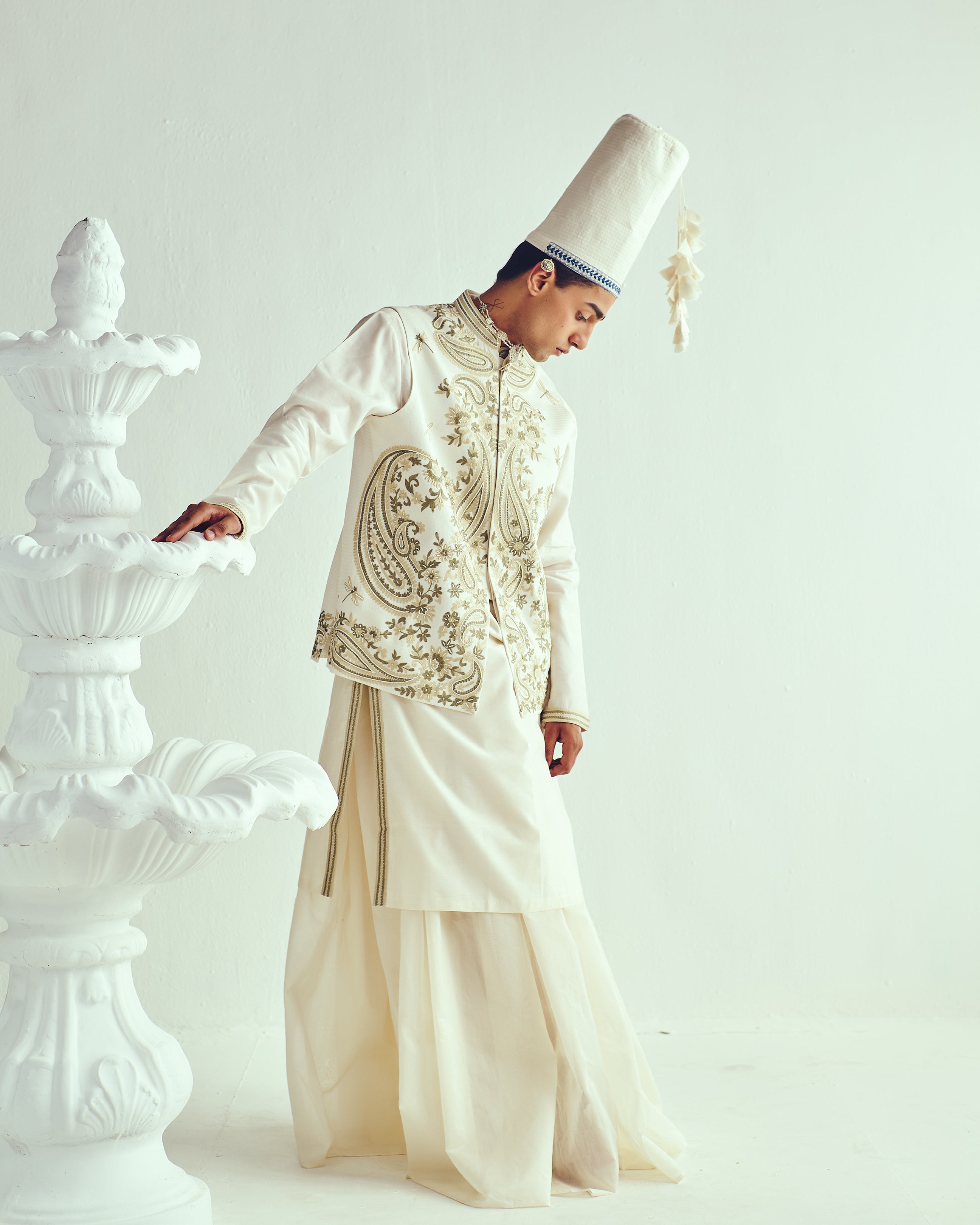 Kurta With Pyjama Pants And Bundi