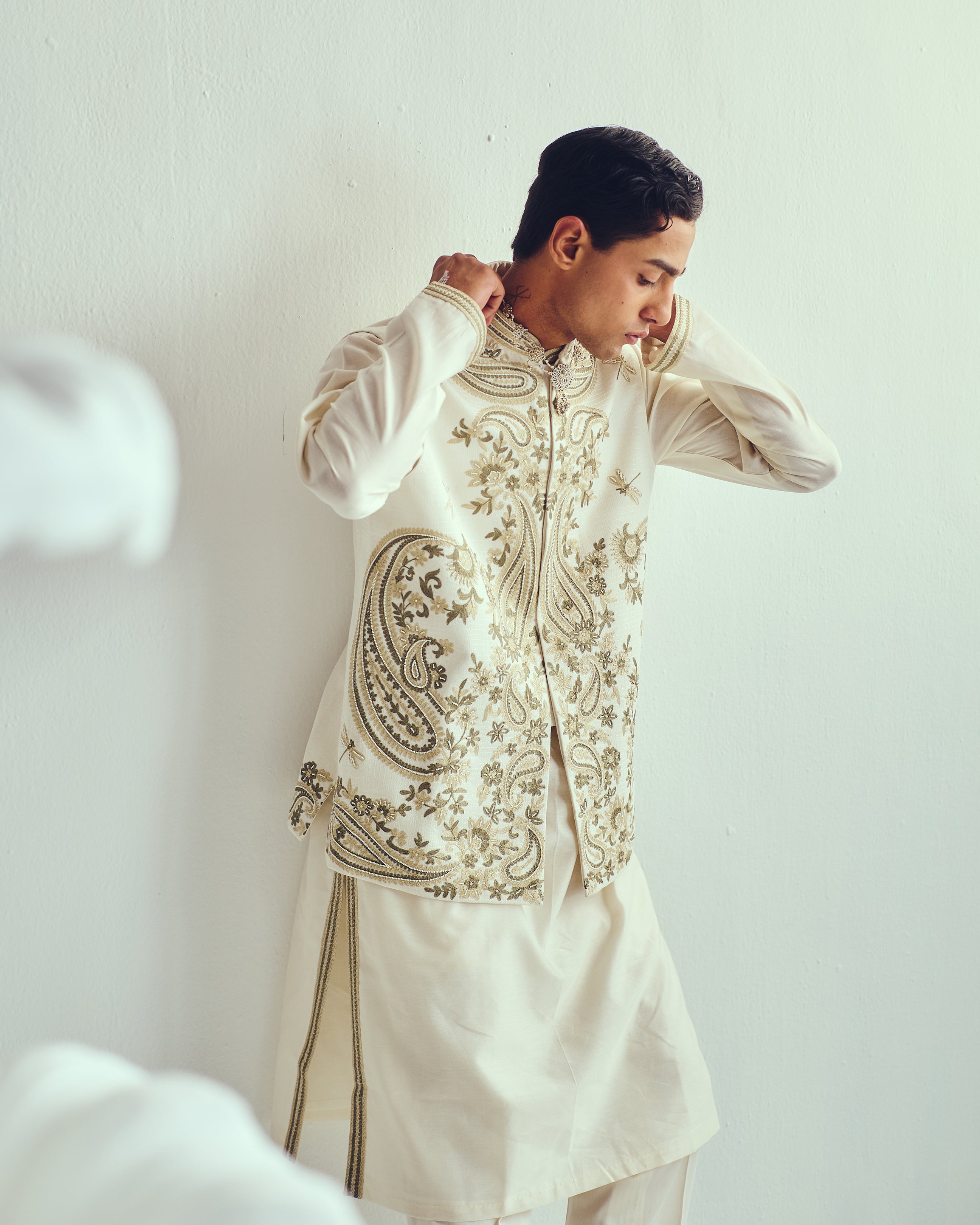 Kurta With Pyjama Pants And Bundi