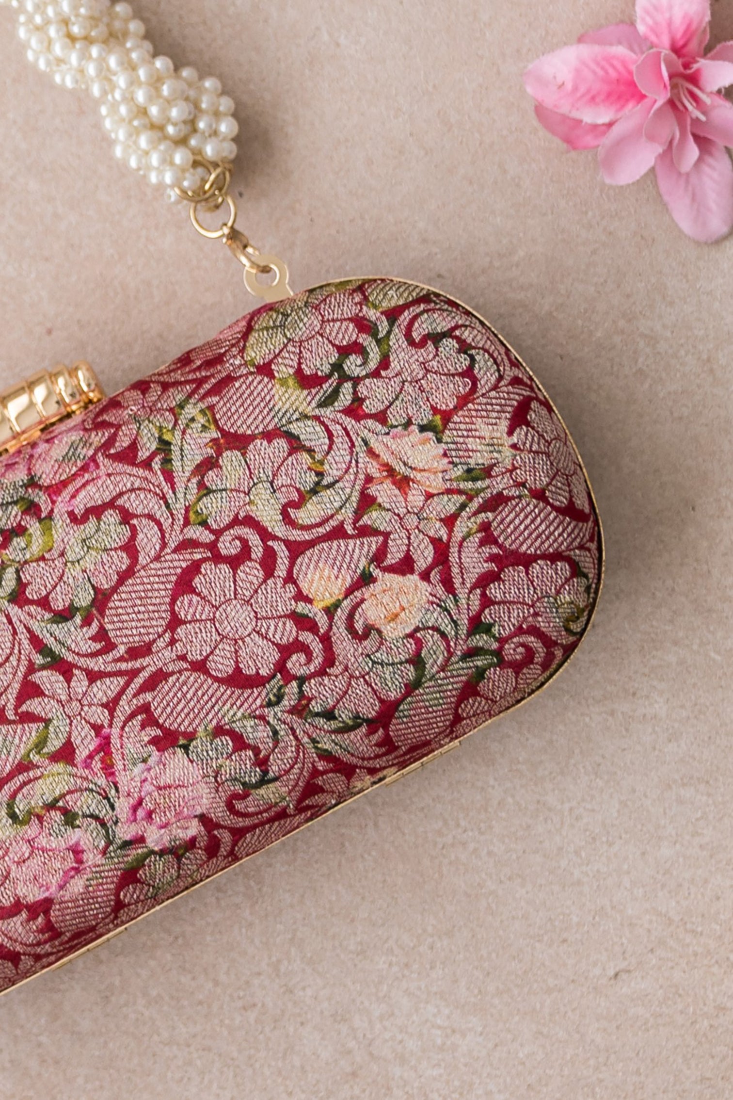 Elora Clutch Red