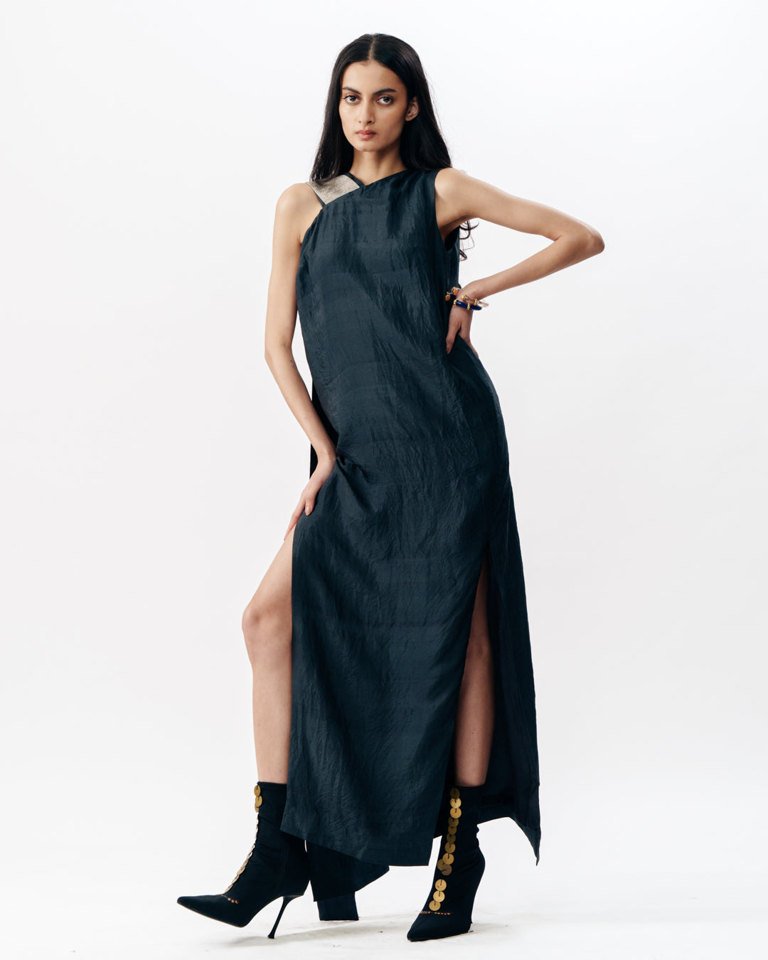 Fluid One-shoulder Silhouette