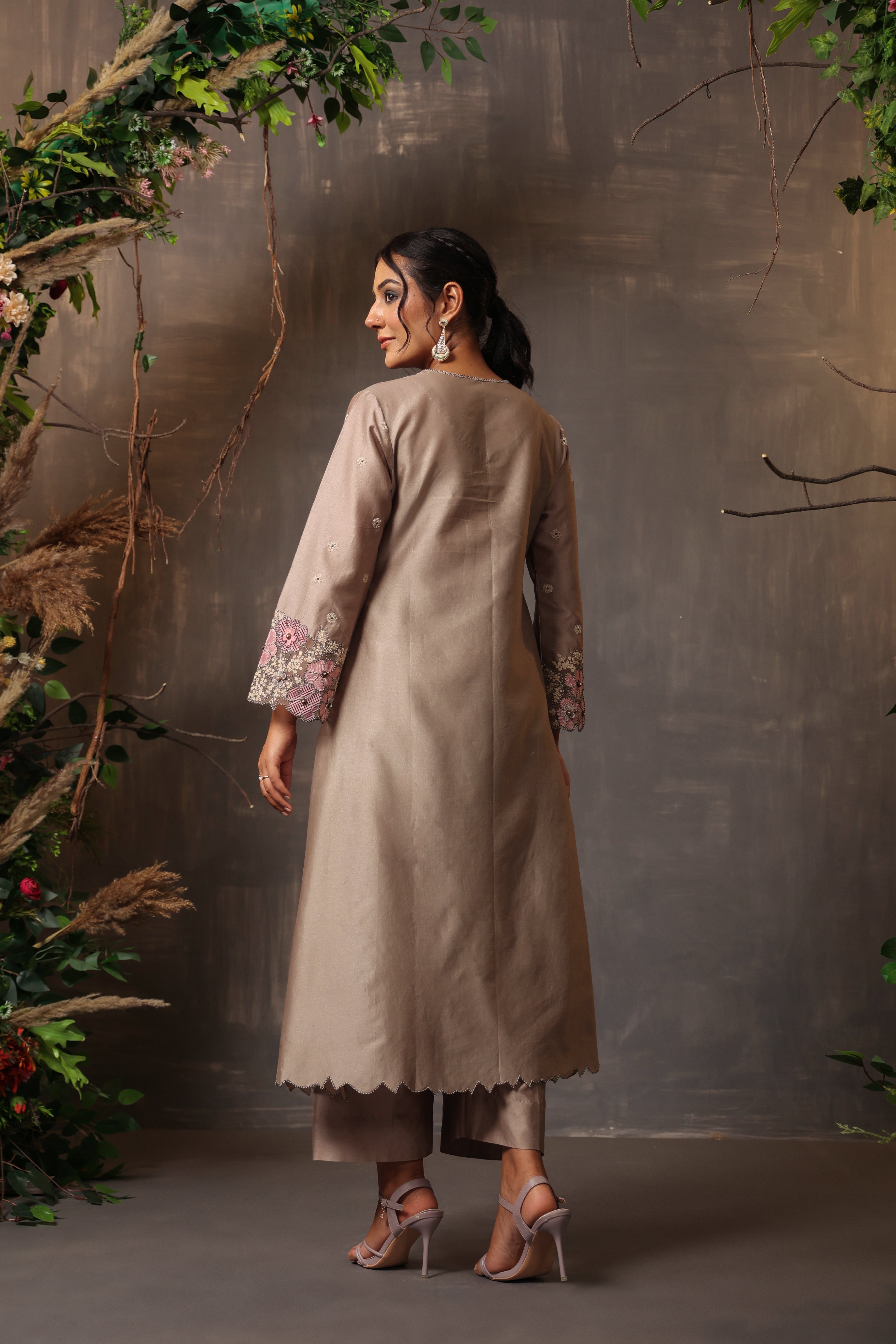 Gulshan Applique Kurta Set