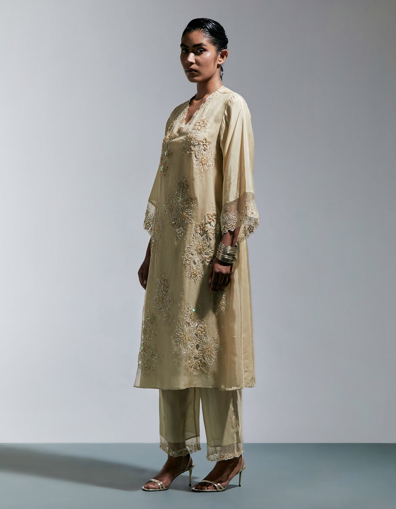 Shell Silk Kurta Set With Floral Thread Work