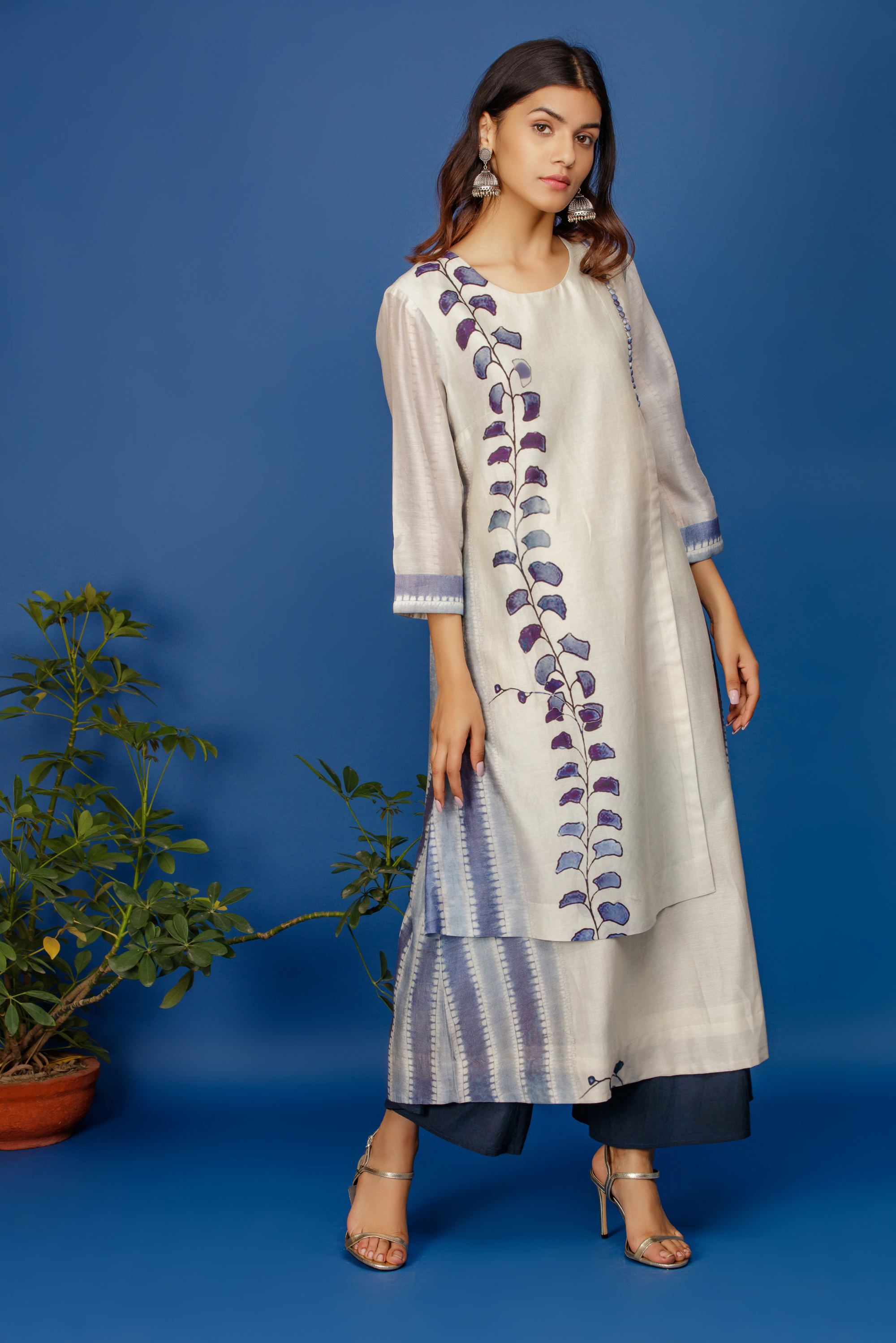 Leaf & Stripe Printed Ivory Kurta With Fabric Buttons