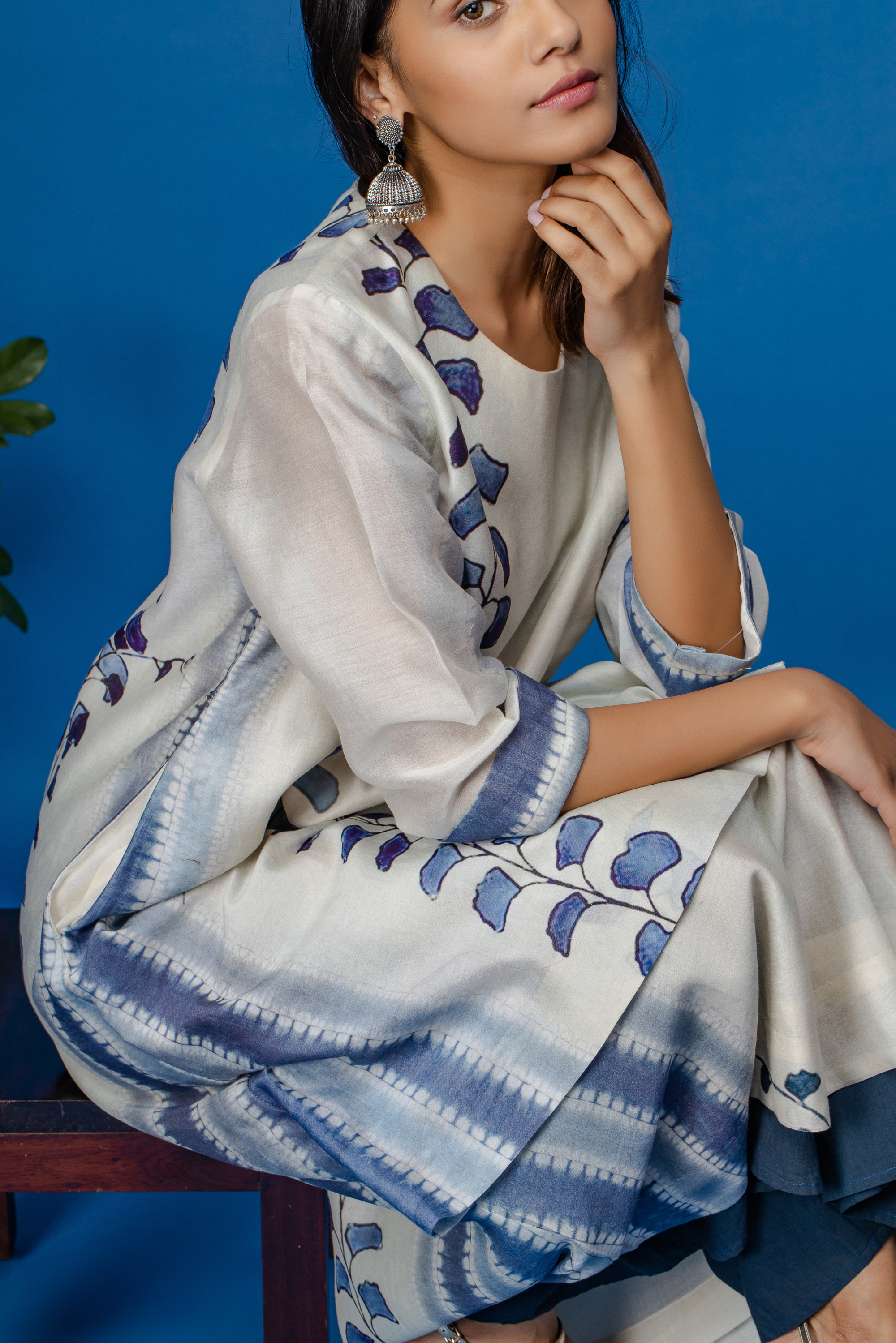 Leaf & Stripe Printed Ivory Kurta With Fabric Buttons