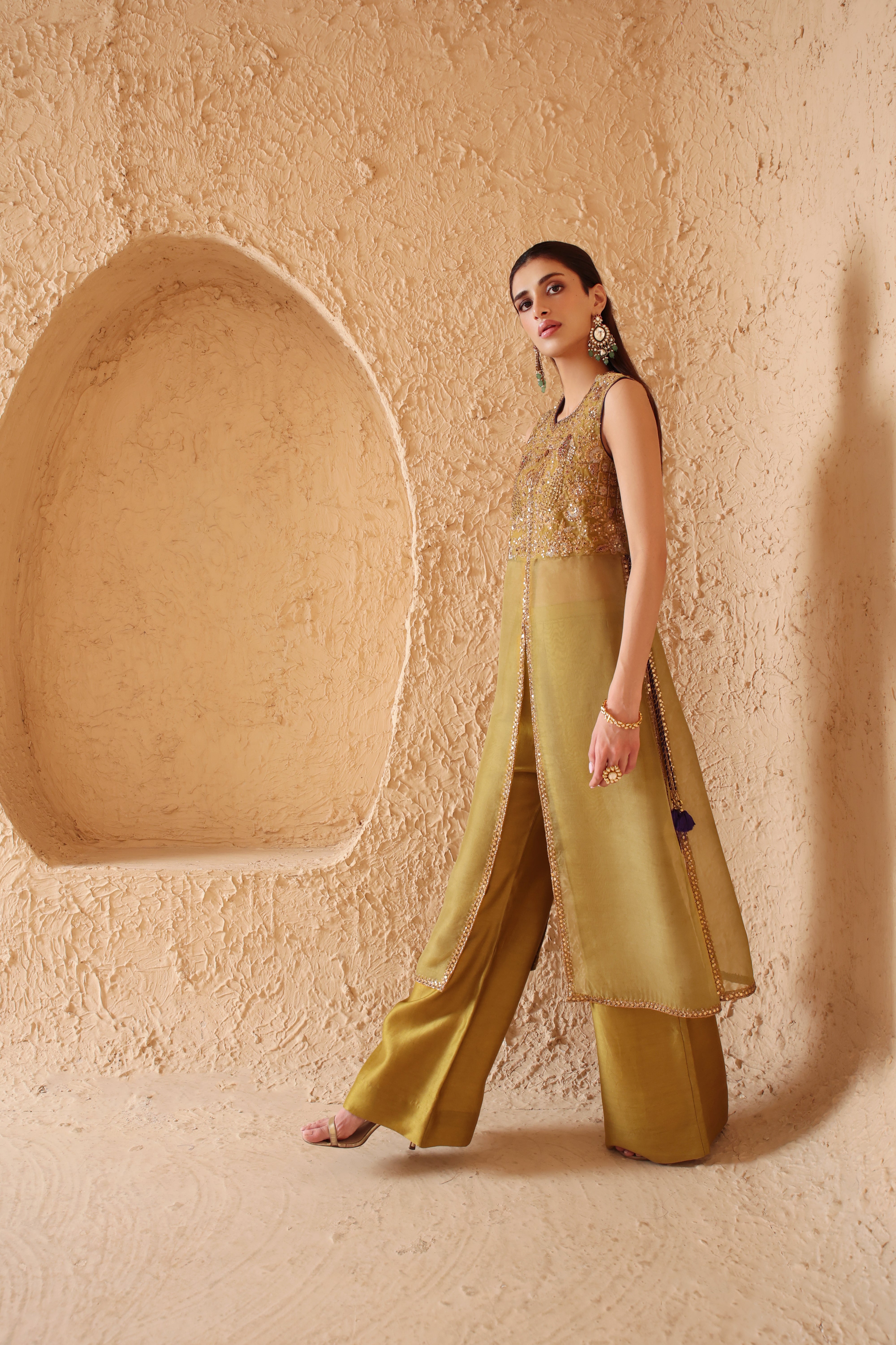 Mehrang Olive Green Tie-up Sleeveless Kurta Set