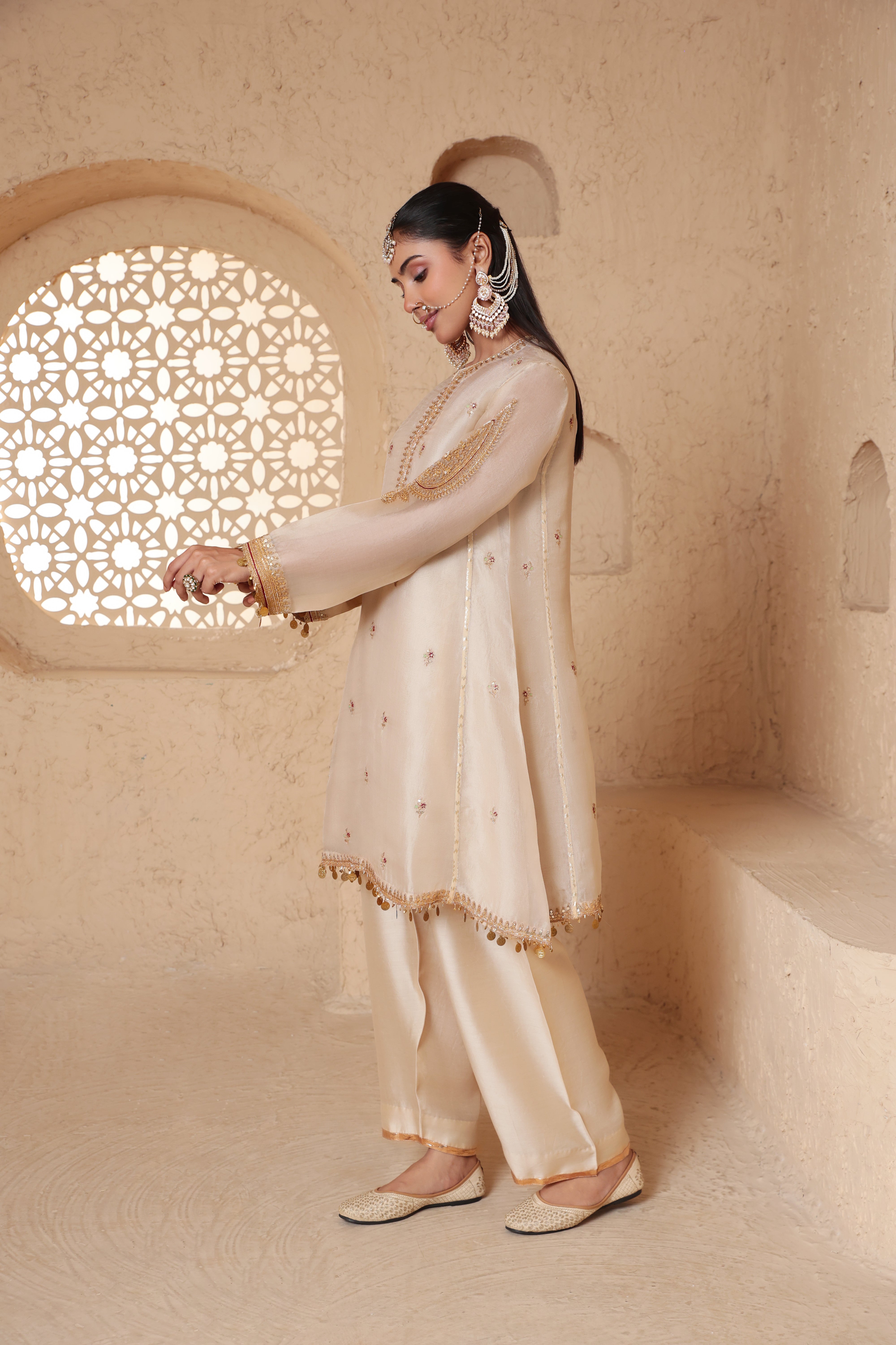 Mehrang Ivory Short Pheran Kurta Set