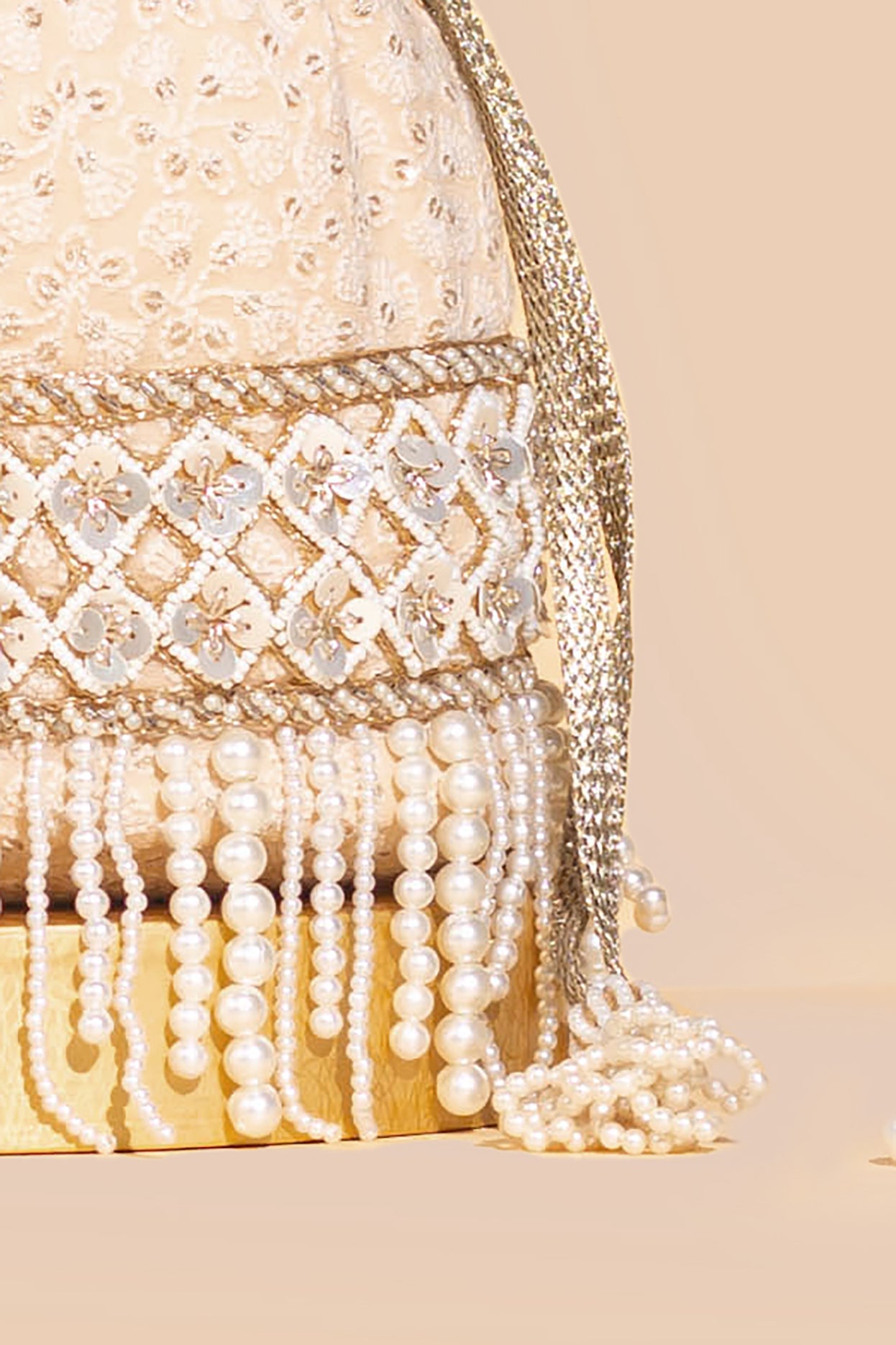 15+ Bridal Bag Designs For Fashionista Brides-To-Be – priyankamahna.com