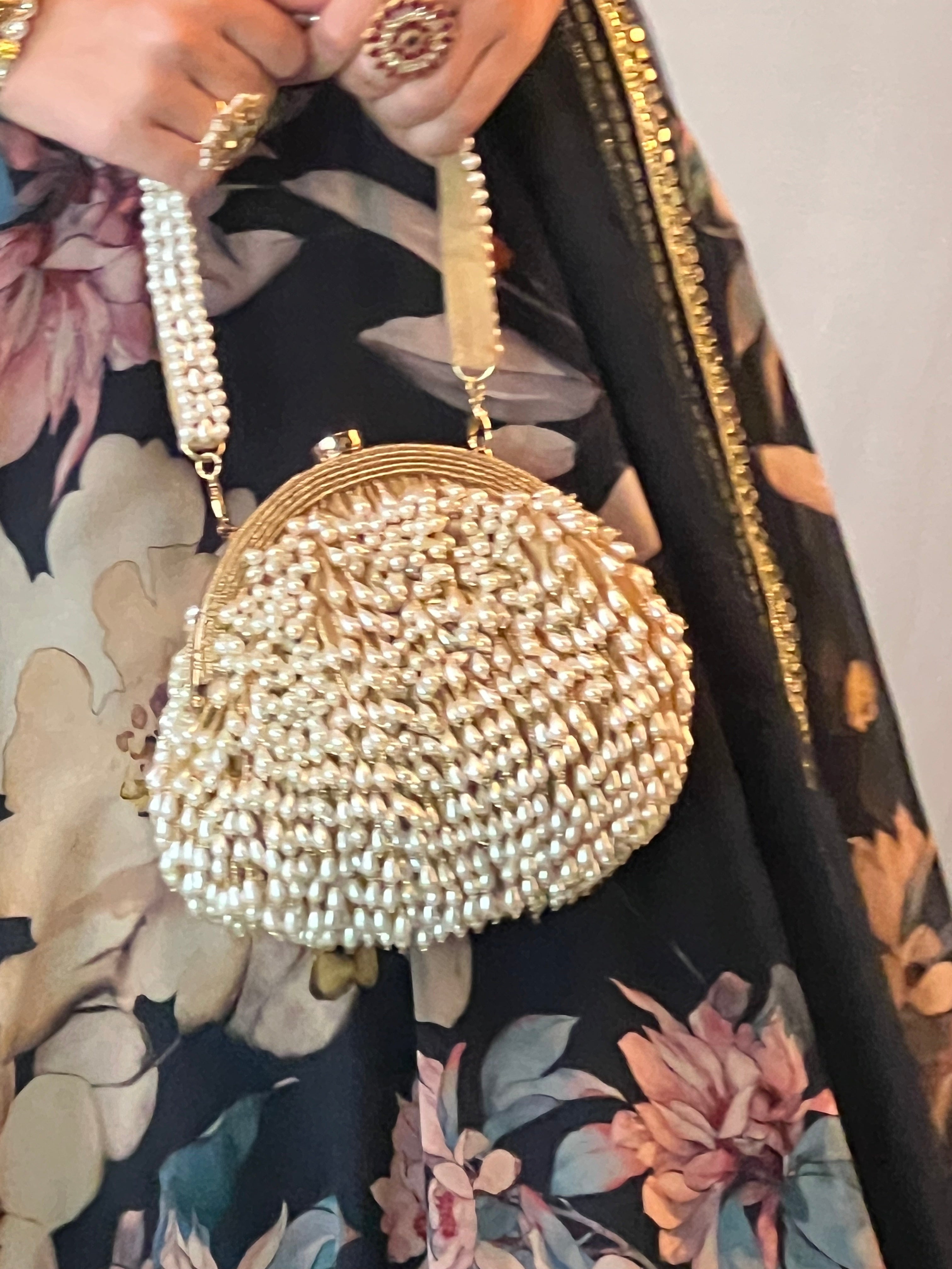 Pearl Treasure Clutch Gold