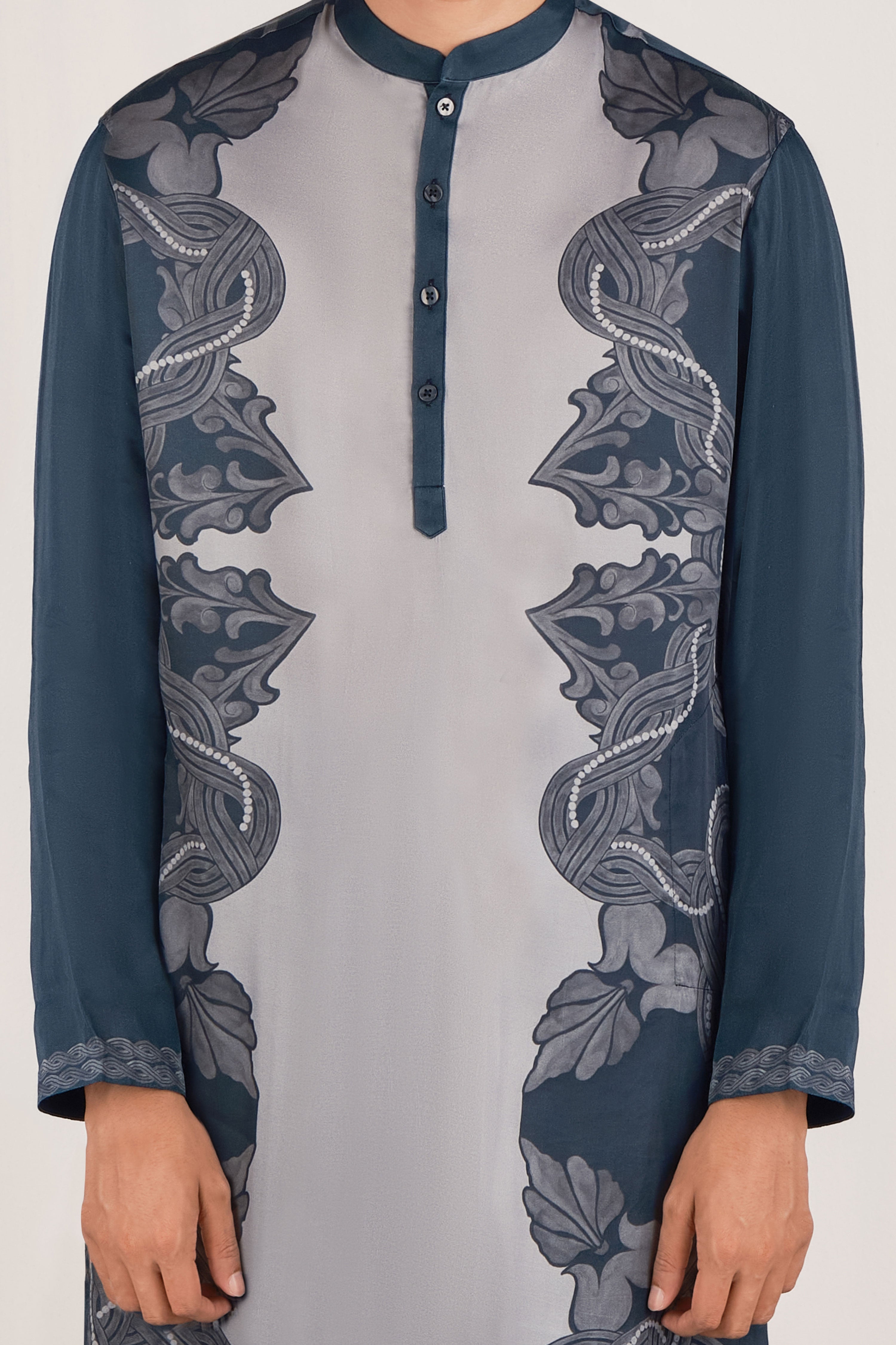 Queen's Necklace Kurta Set