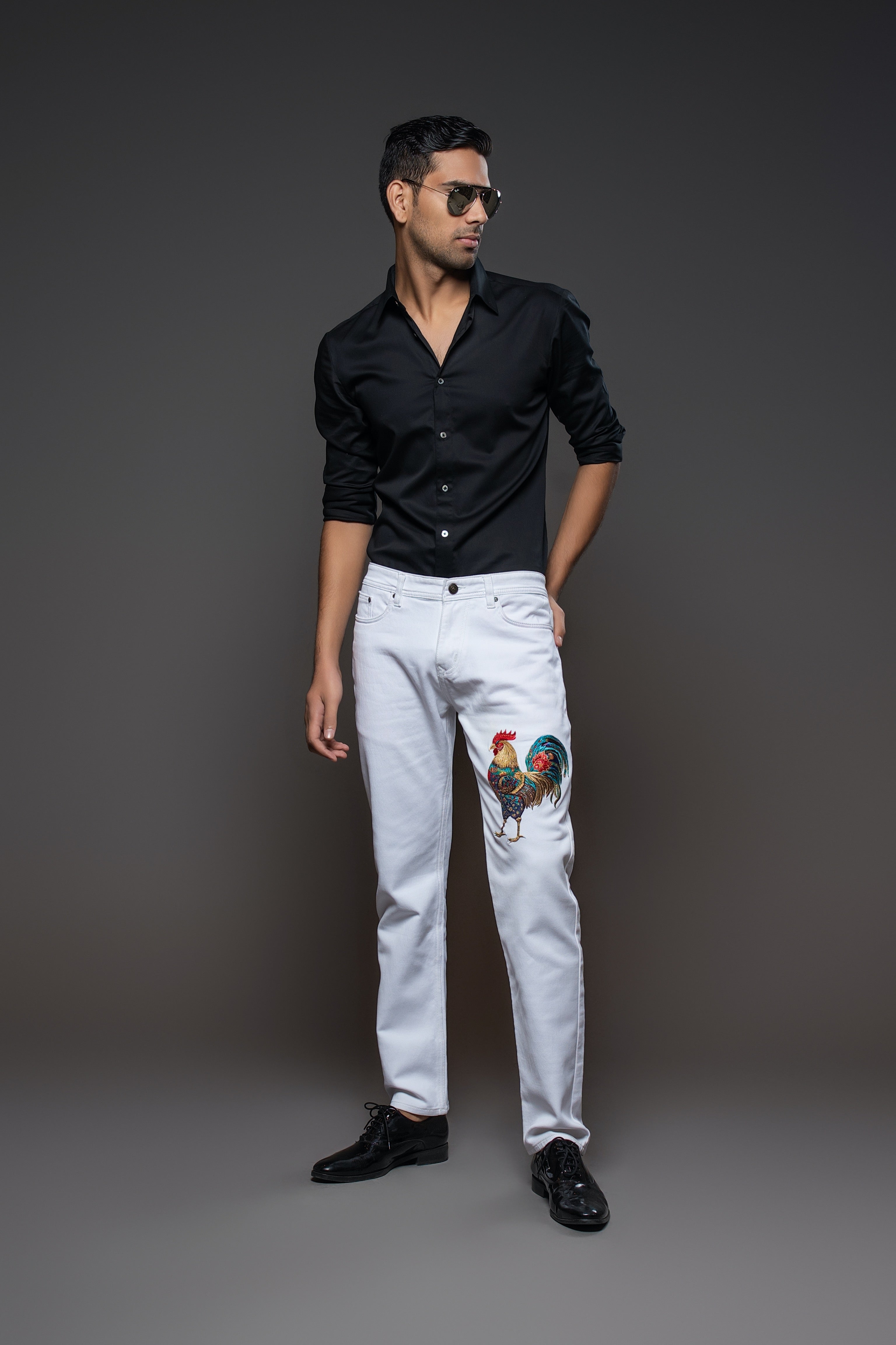 Light Off White Jeans With multicolor cock Embroidery