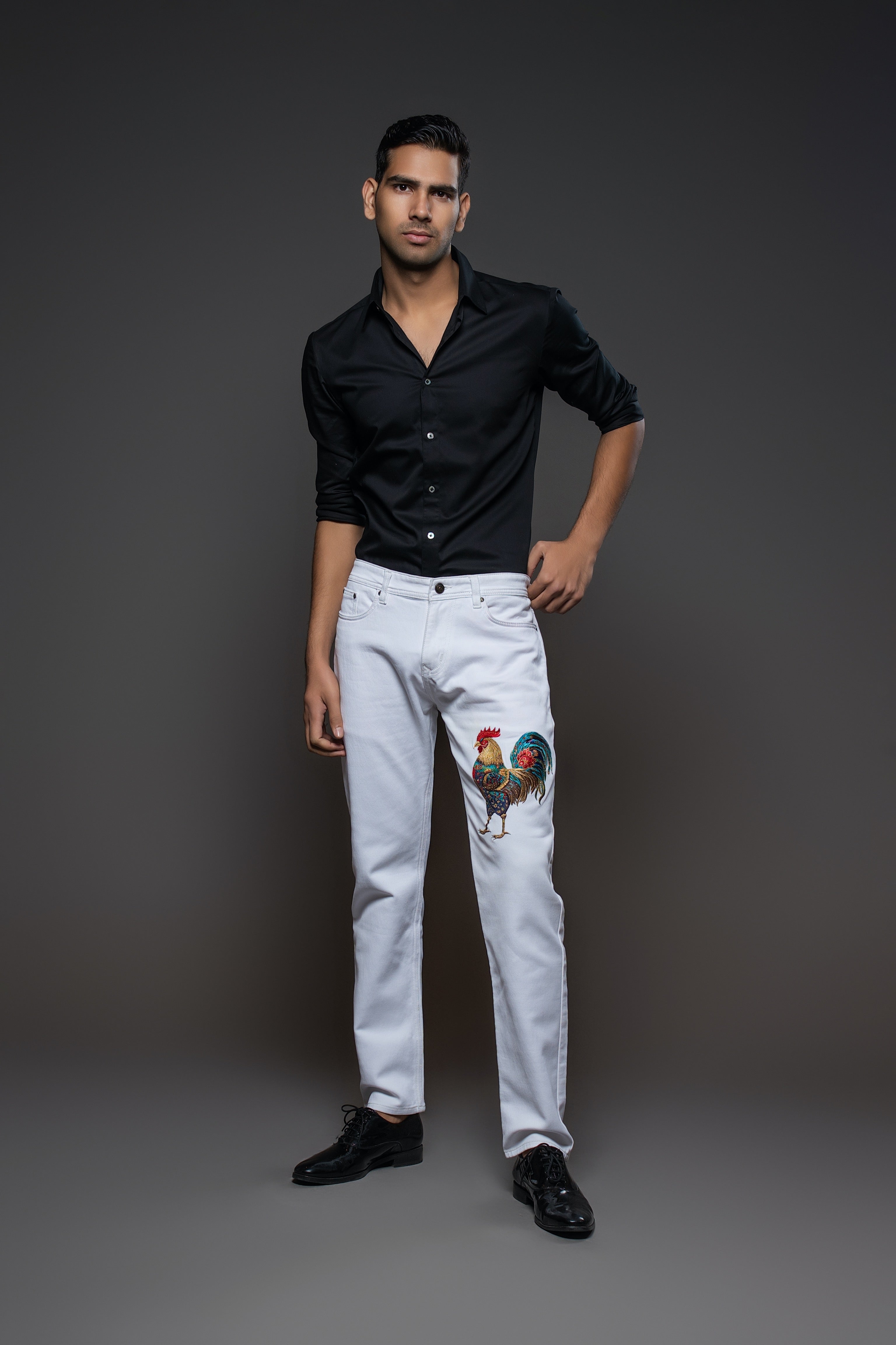 Light Off White Jeans With multicolor cock Embroidery