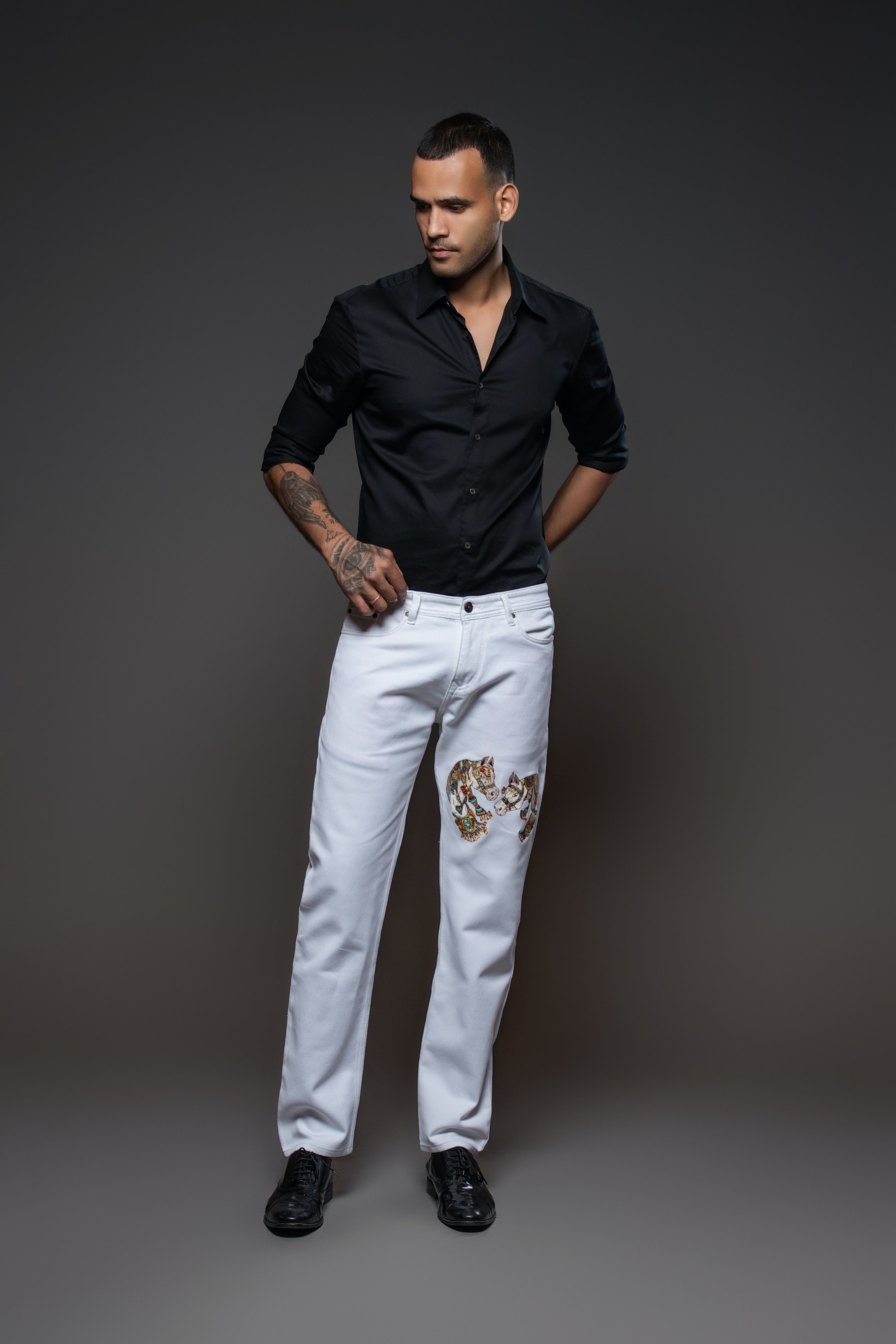 Off White Jeans With  two horses  Embroidery