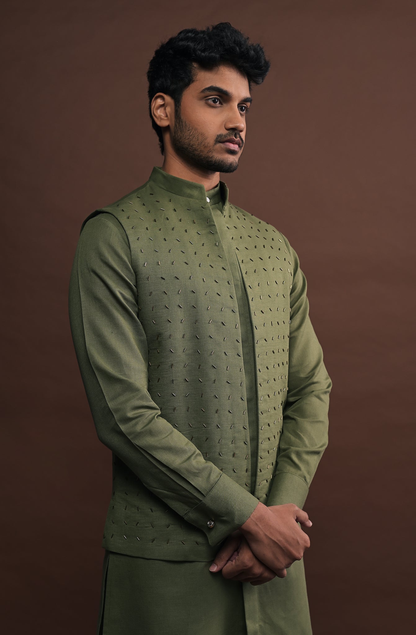 Croc Embroidered Bundi