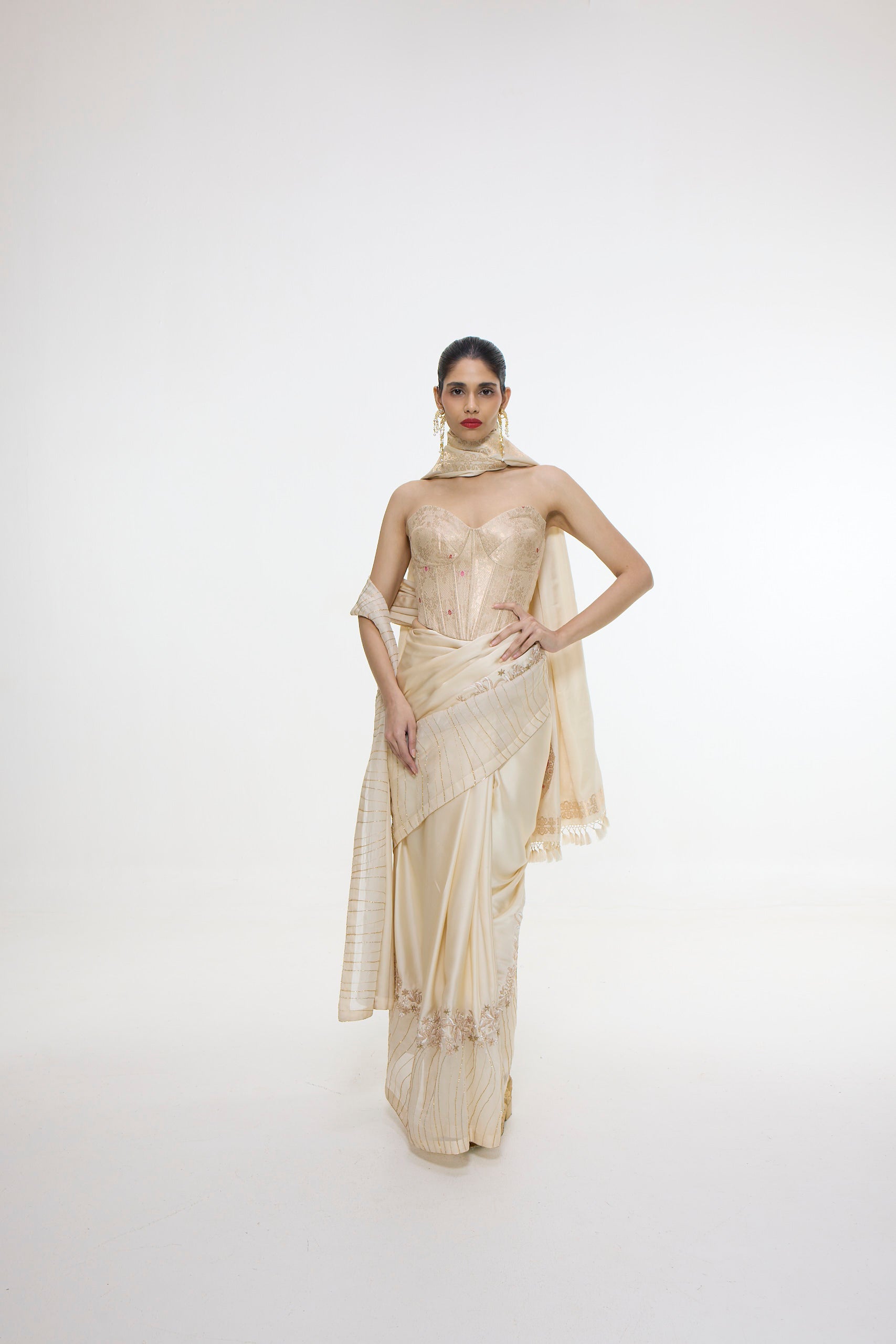 Handwoven Ecru Mashroo Silk Saree