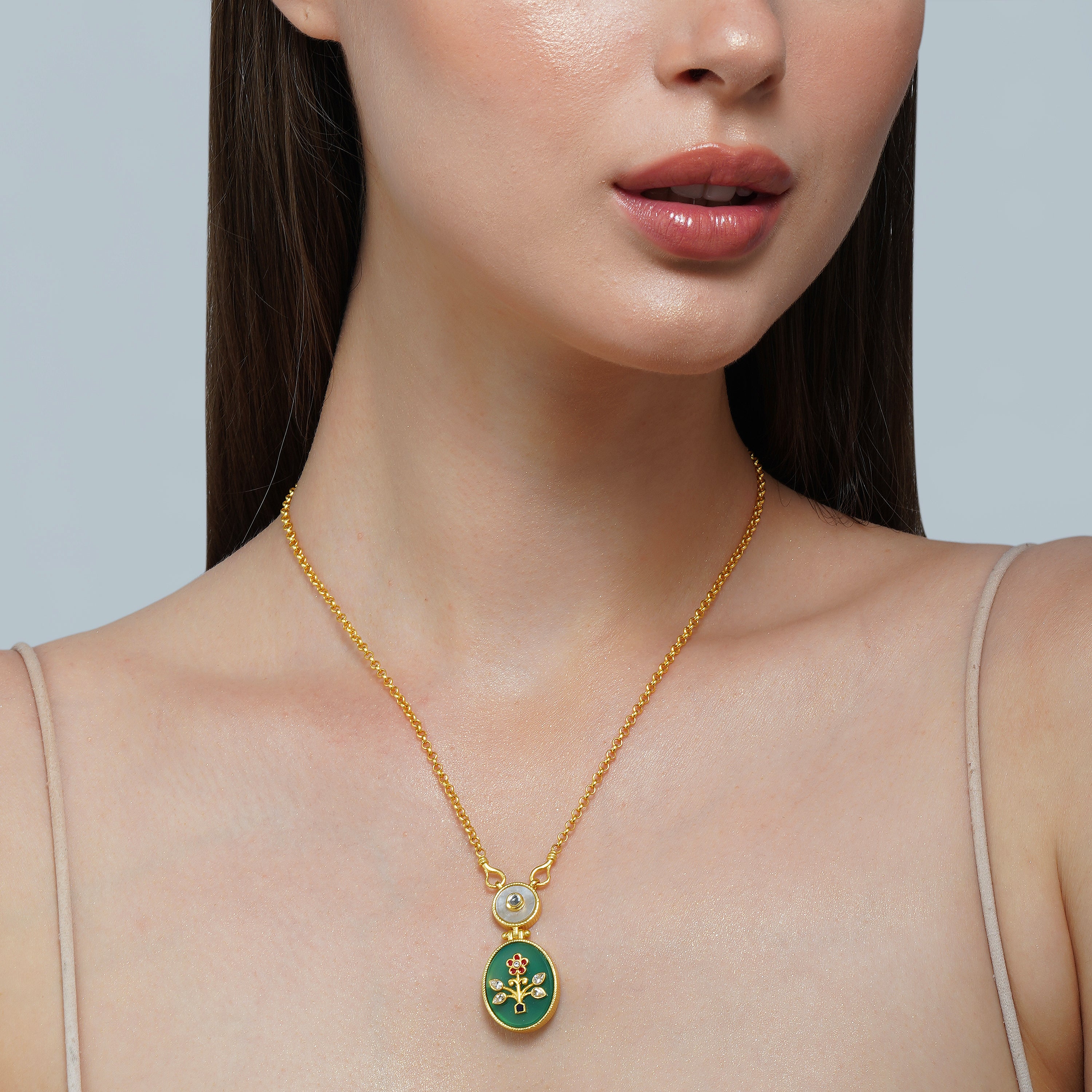 Vintage Queen Green Onyx Pendant Necklace