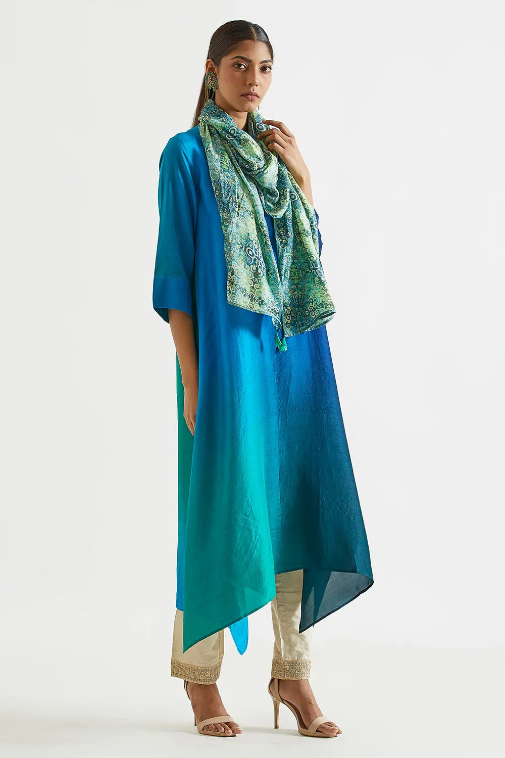 Assyemtrical Ombre Kurta with Stole (2pc)