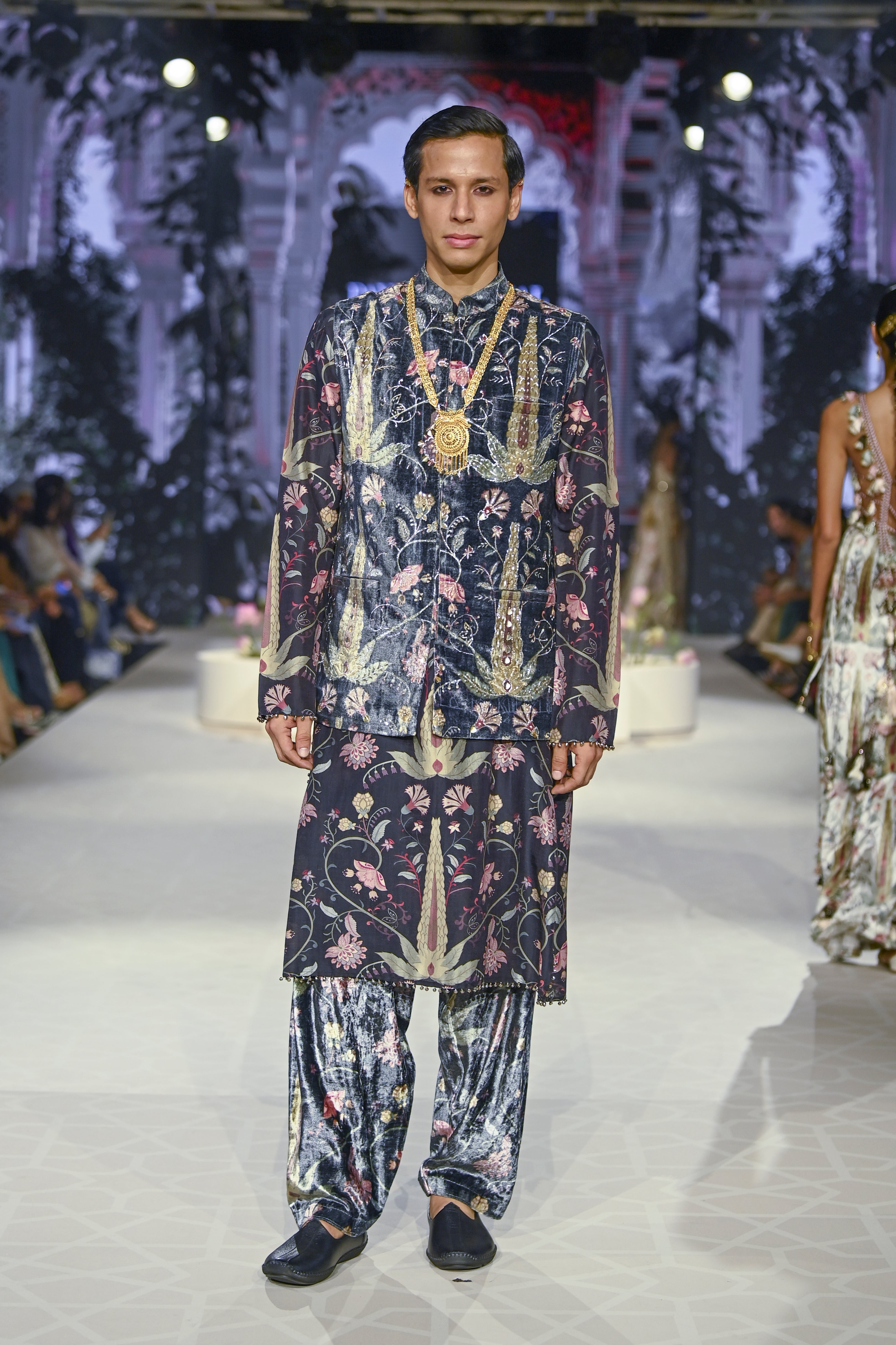 Printed Embroidered Bandi And Kurta Set