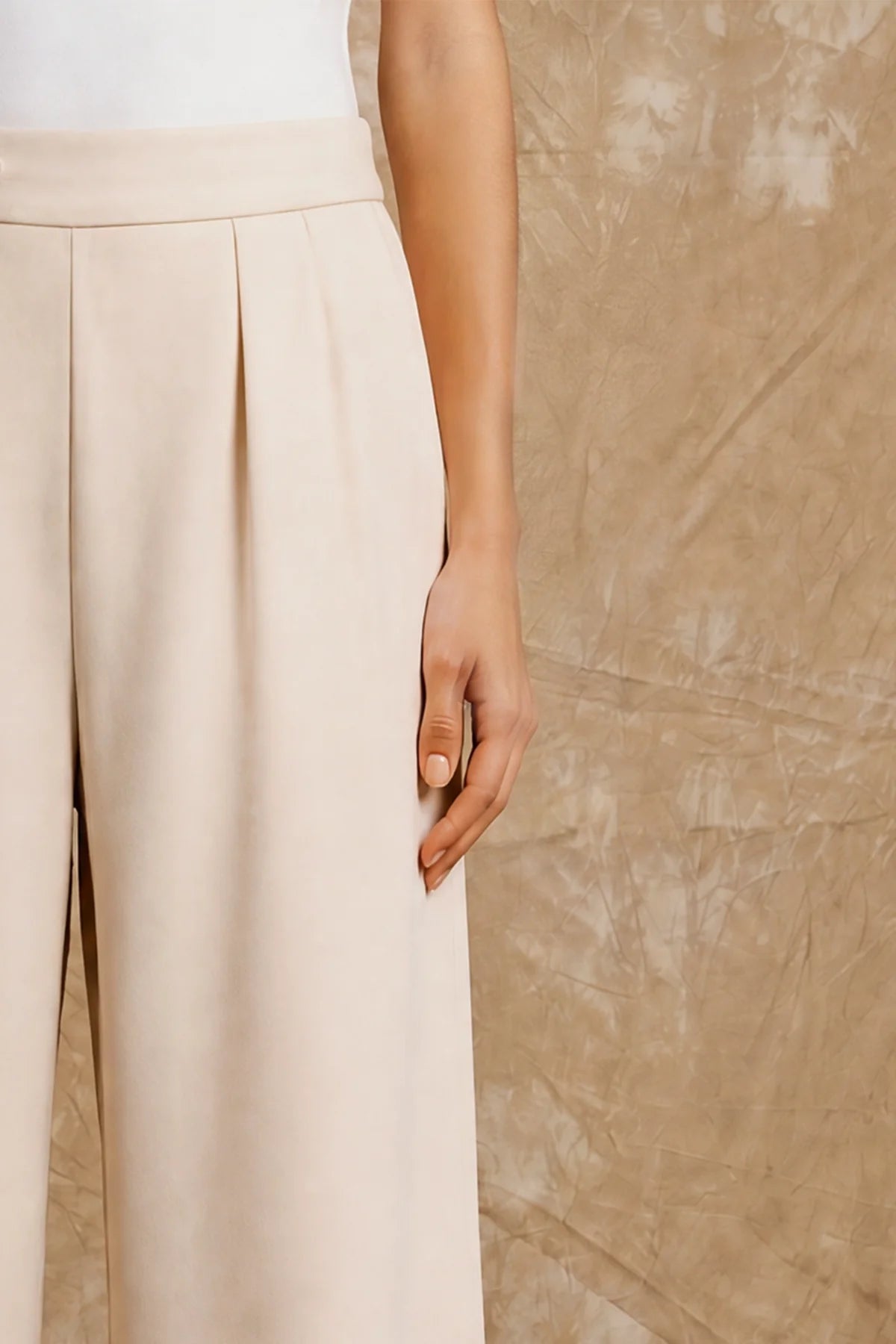 Wide-leg Trouser