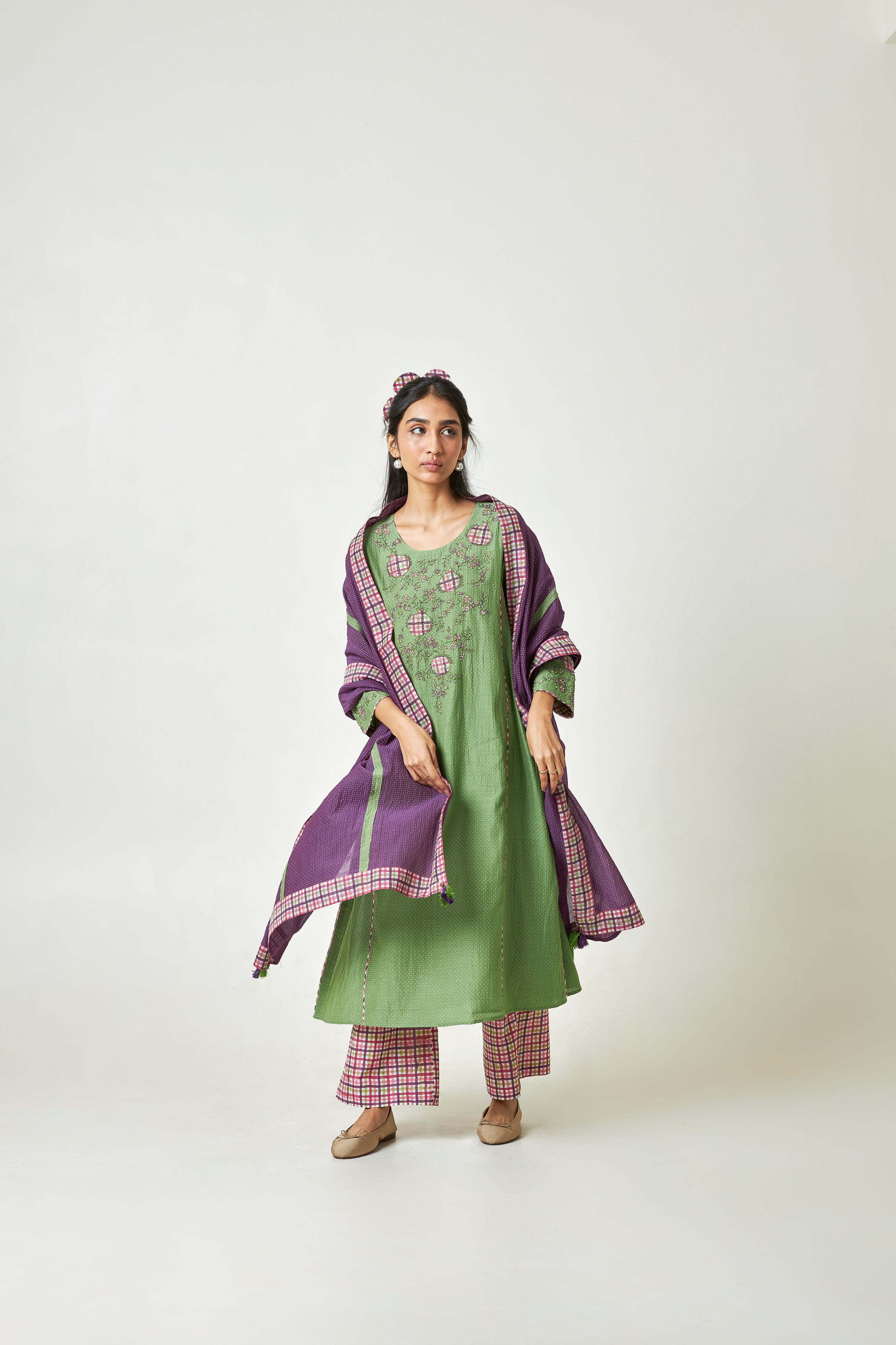 Kiwi Mist Embroidered Kurta Set- Set Of 3