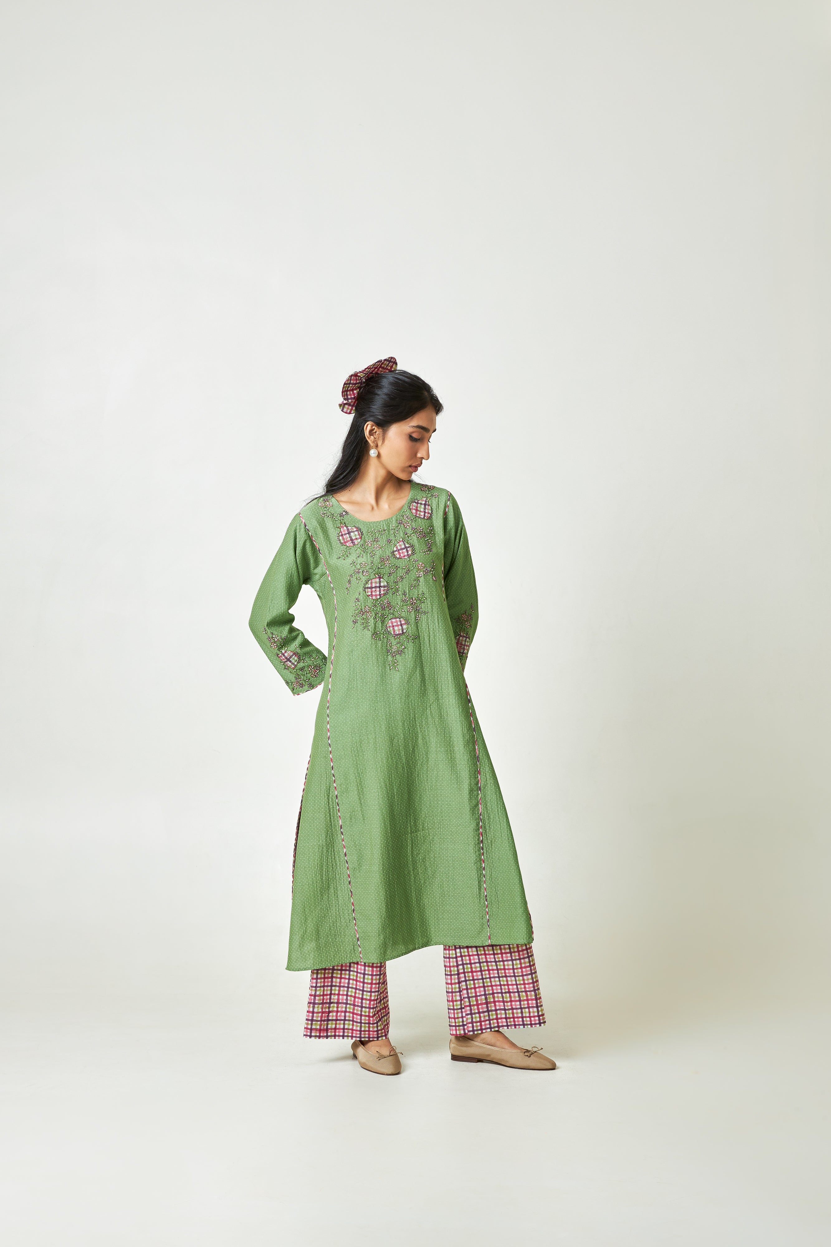 Kiwi Mist Embroidered Kurta Set- Set Of 3