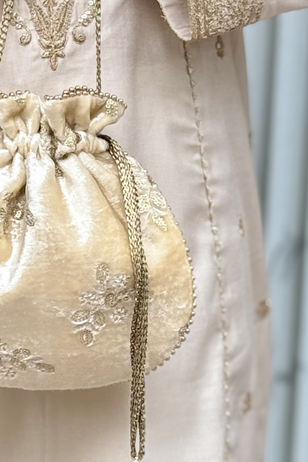 Ras Velvet Embroidered Potli - Off-white