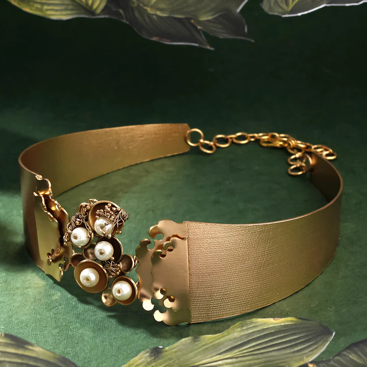 Amazonian Choker With Pearls