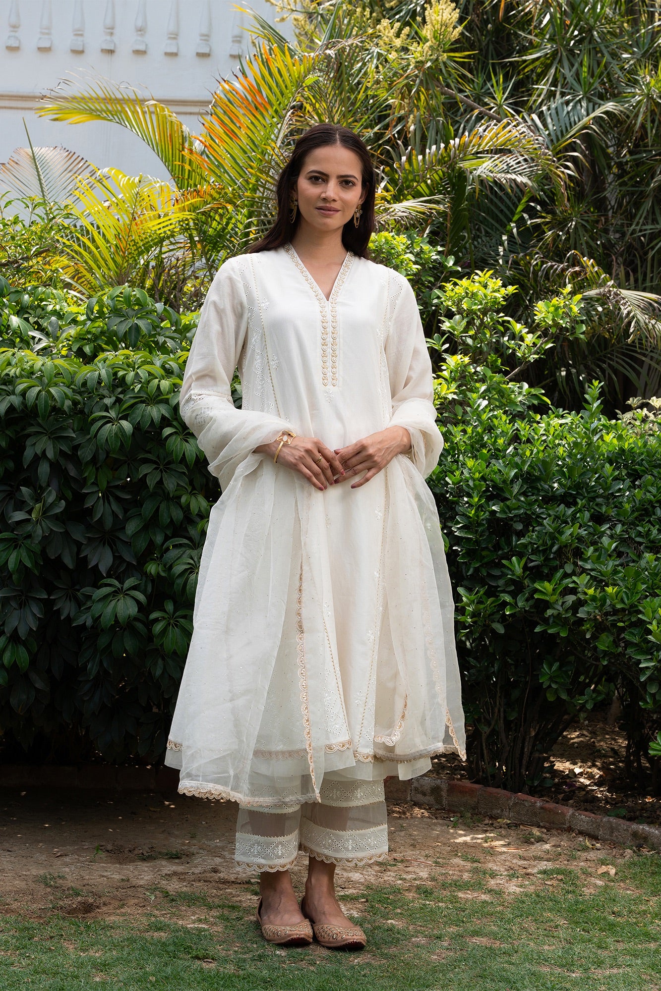 Buti Embroidered Panelled Kurta Set