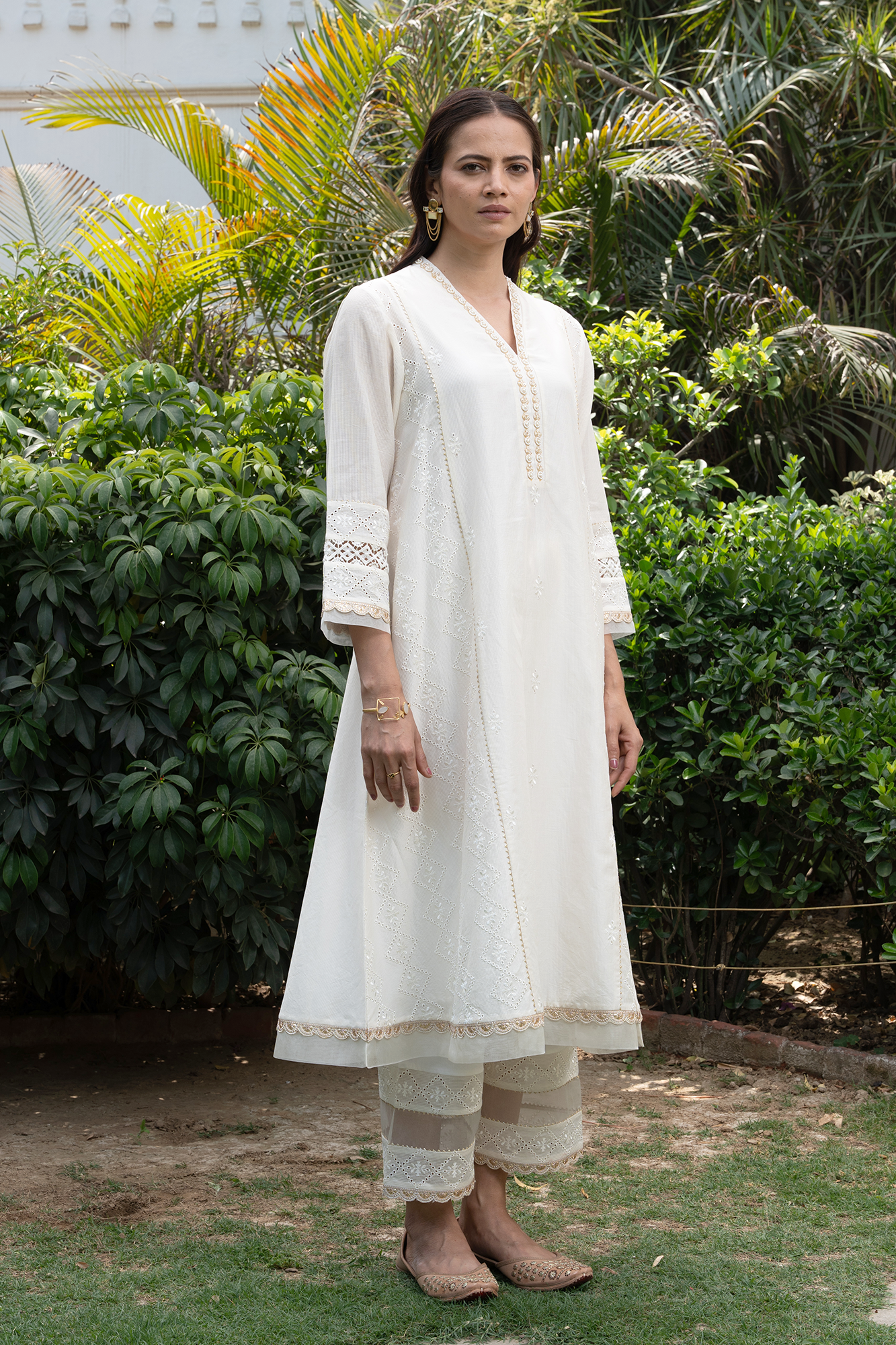 Buti Embroidered Panelled Kurta Set