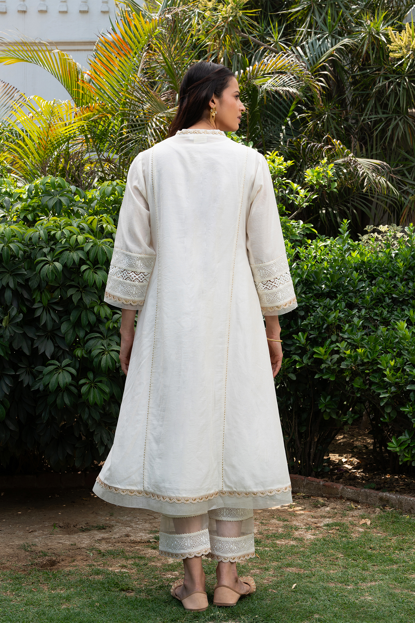 Buti Embroidered Panelled Kurta Set