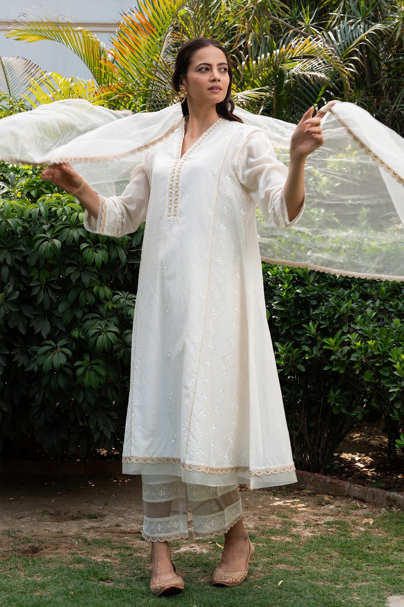 Buti Embroidered Panelled Kurta Set