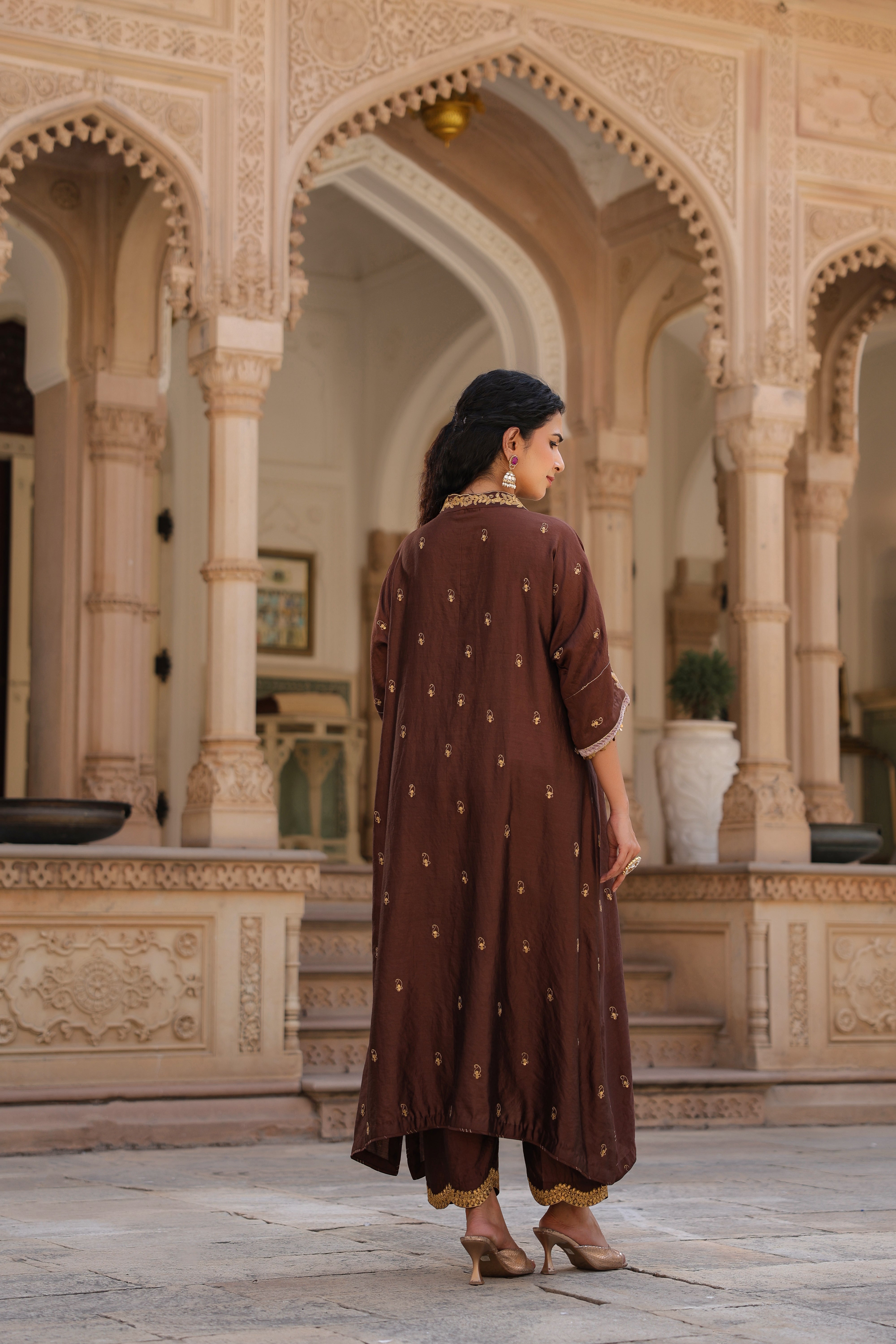 Brown Riwayat Kaftan Set