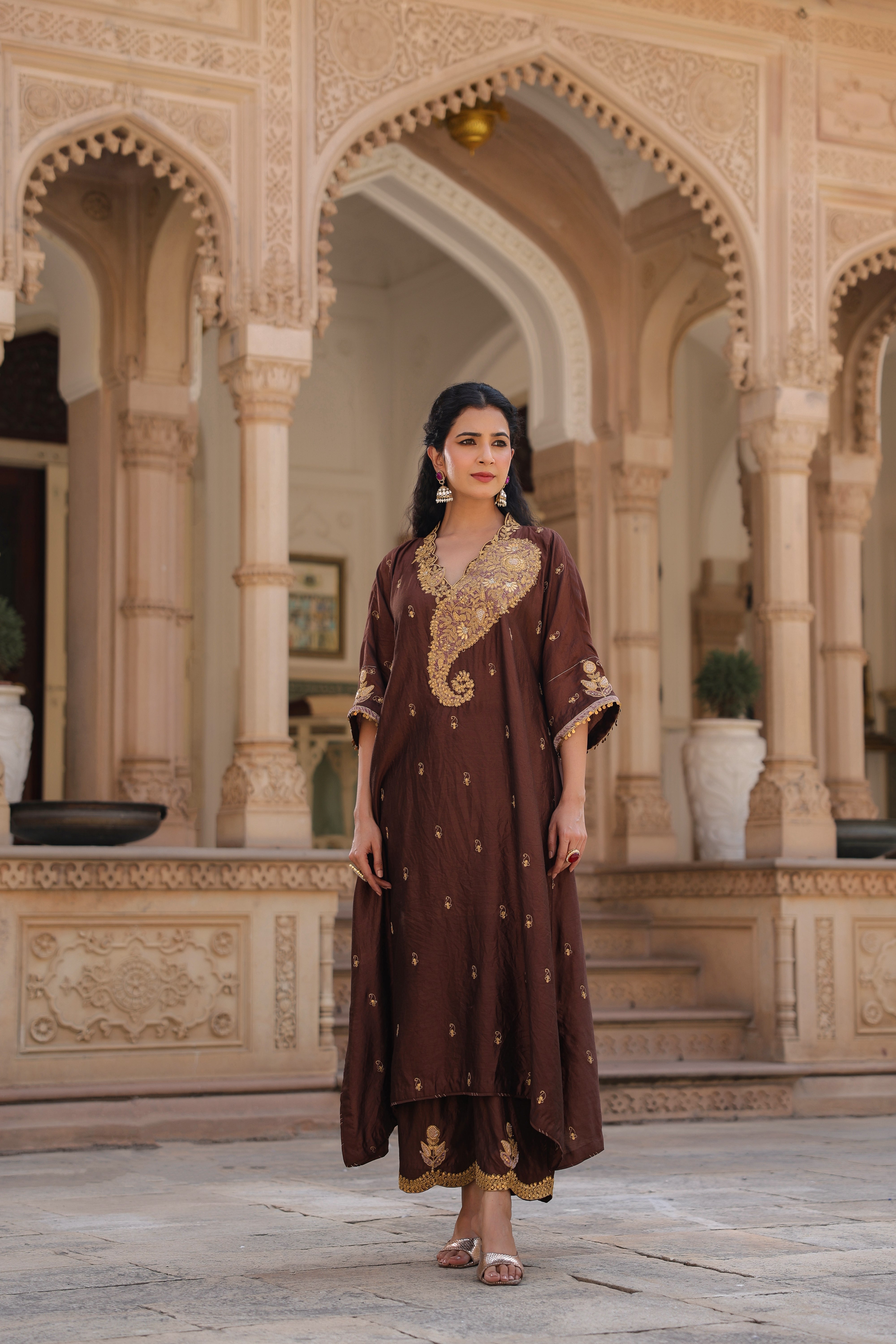 Brown Riwayat Kaftan Set