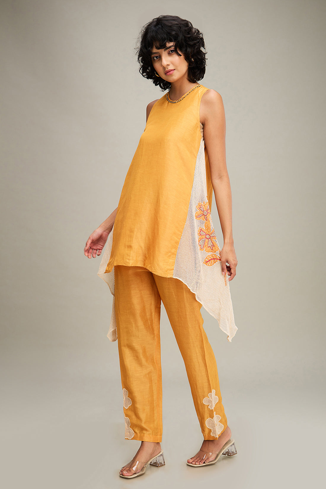 Zinnia Applique Asymmetric Kurta Set