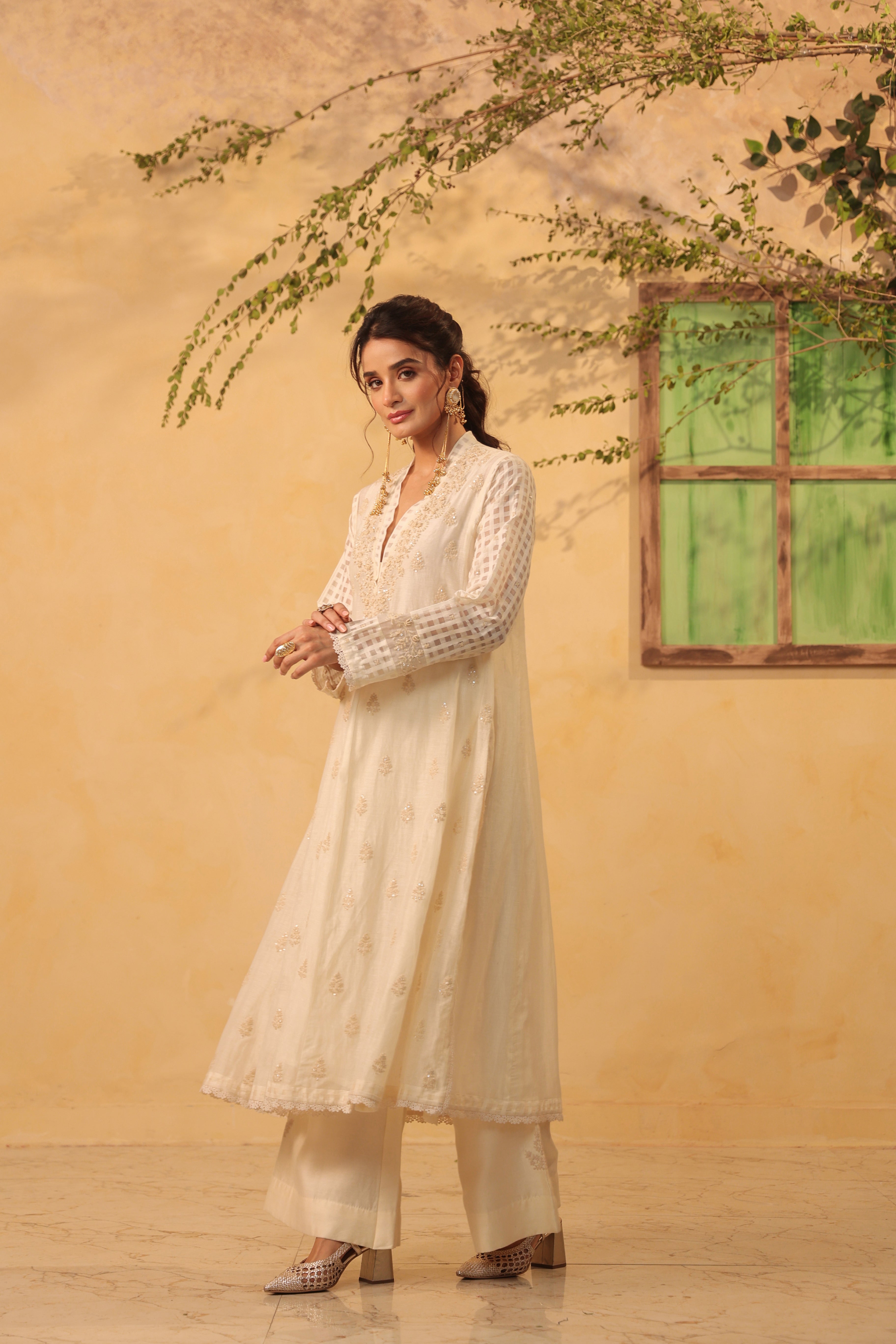 Vaayu Ivory Kalidar Set