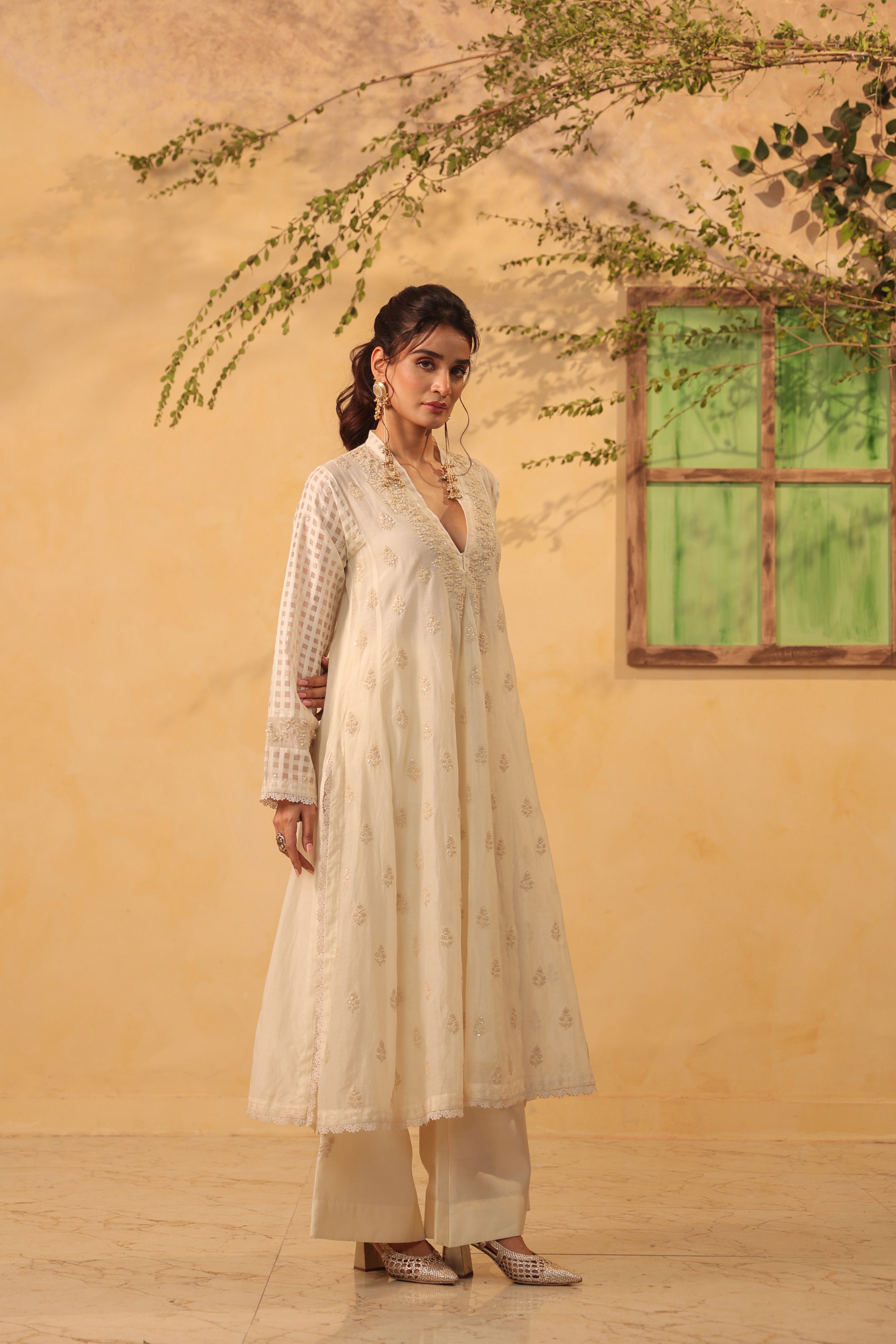 Vaayu Ivory Kalidar Set
