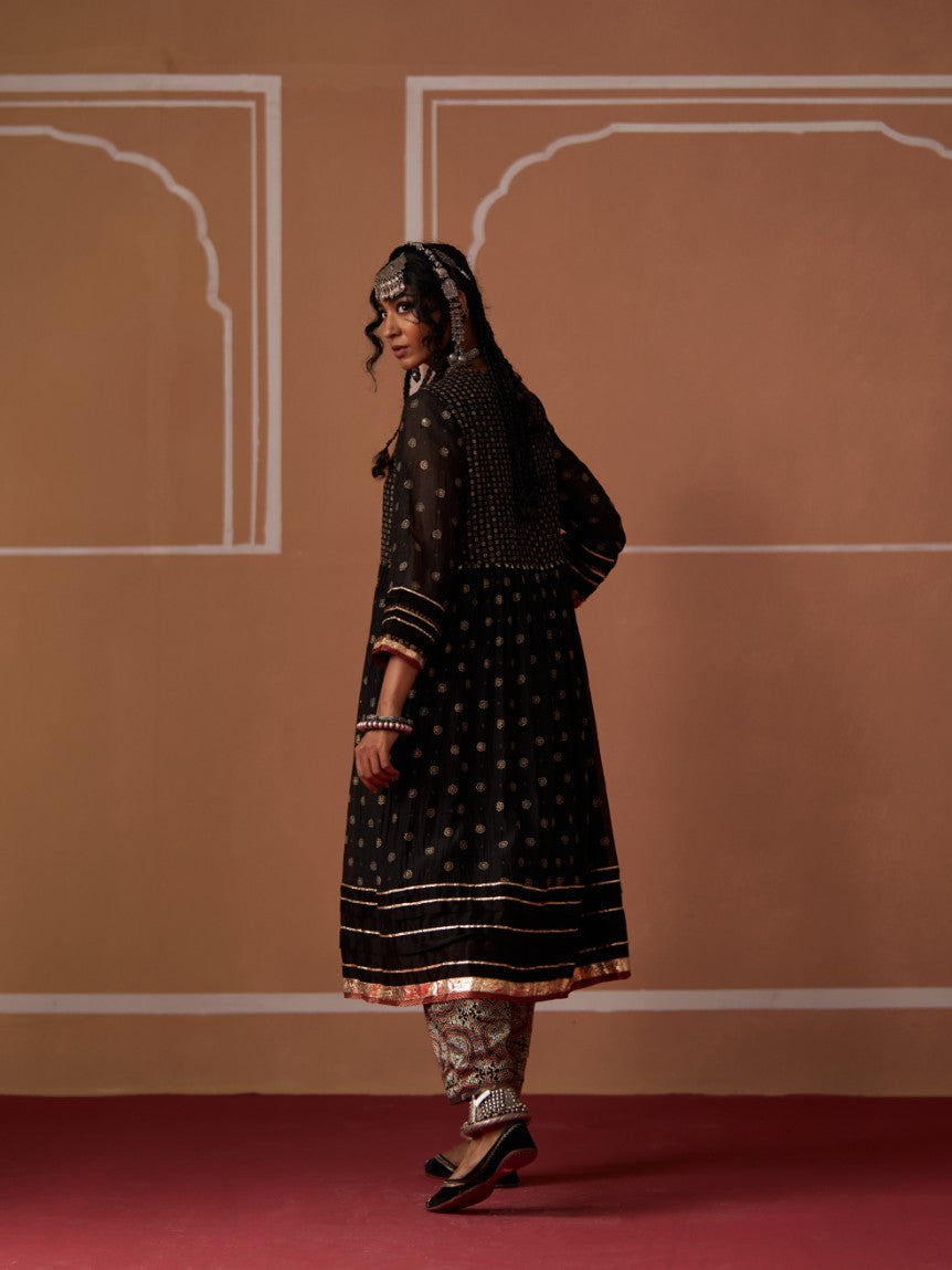 Meenal Kurta