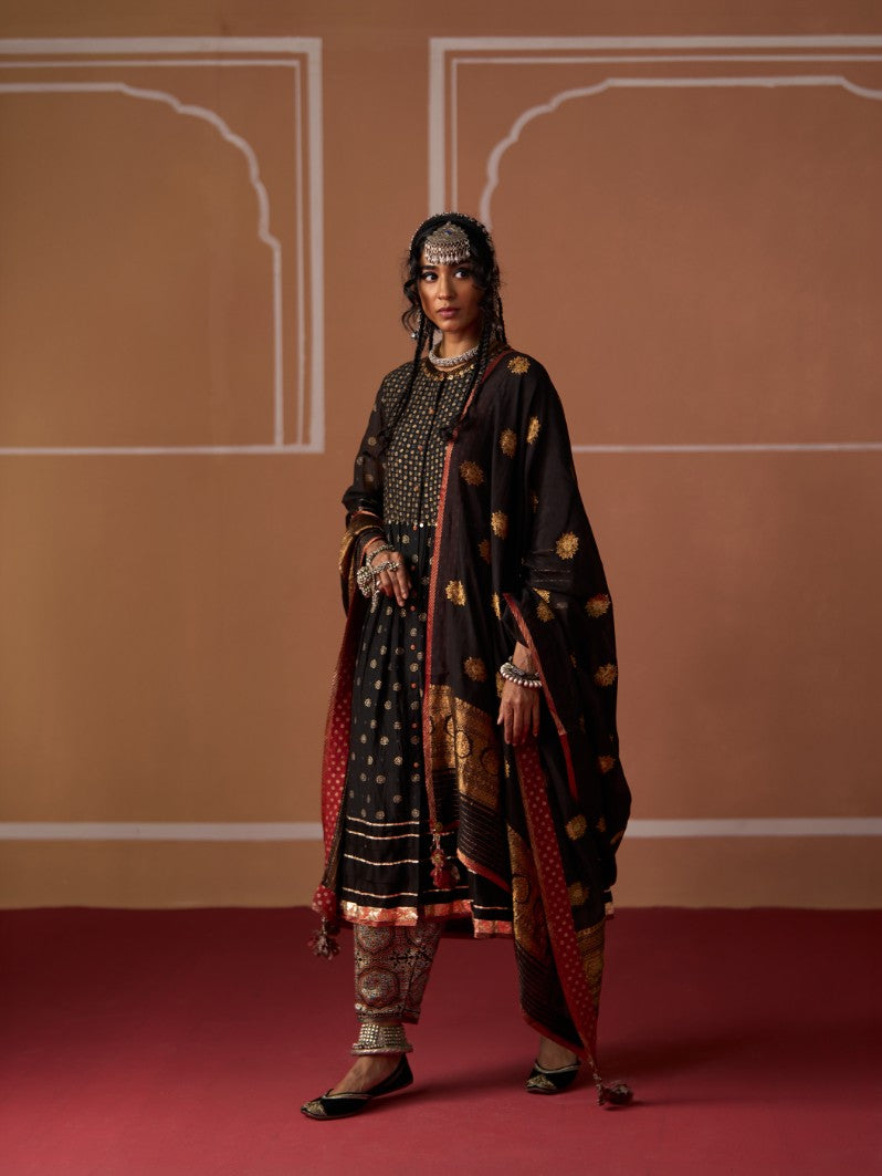 Meenal Kurta