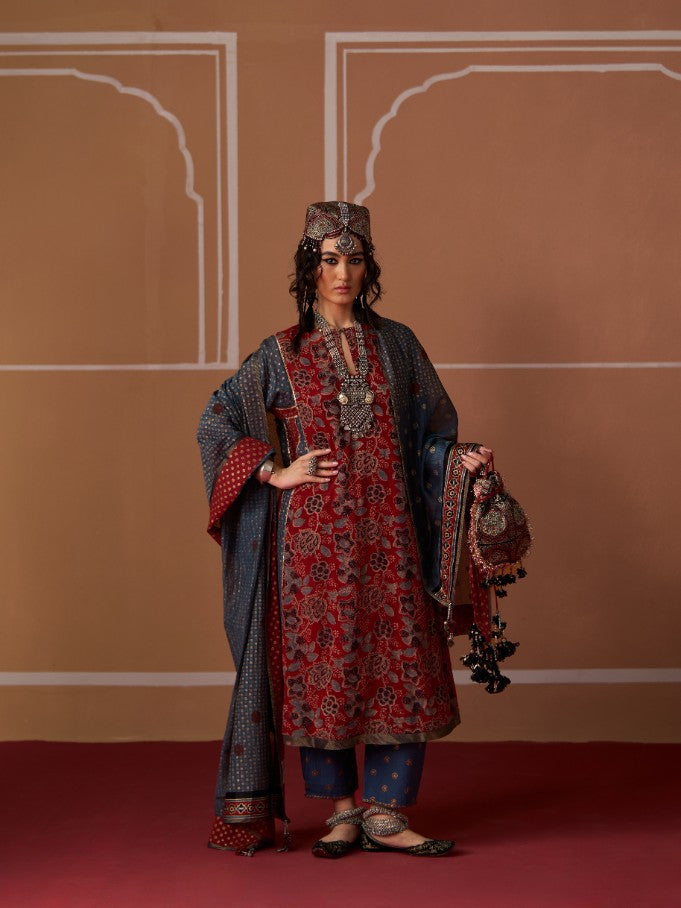 Arohi Kurti