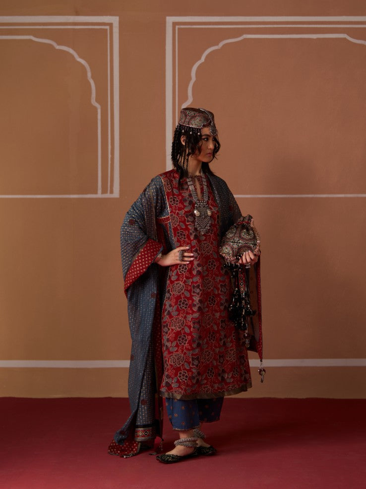 Arohi Kurti
