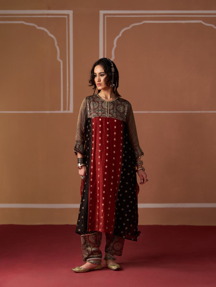 Aditi Kurta
